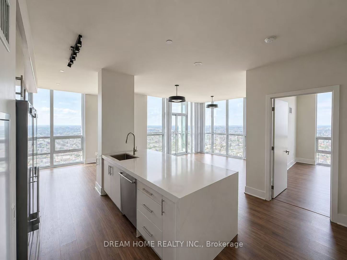 3975 GRAND PARK Drive 4804, Mississauga, ON L5B 0K4