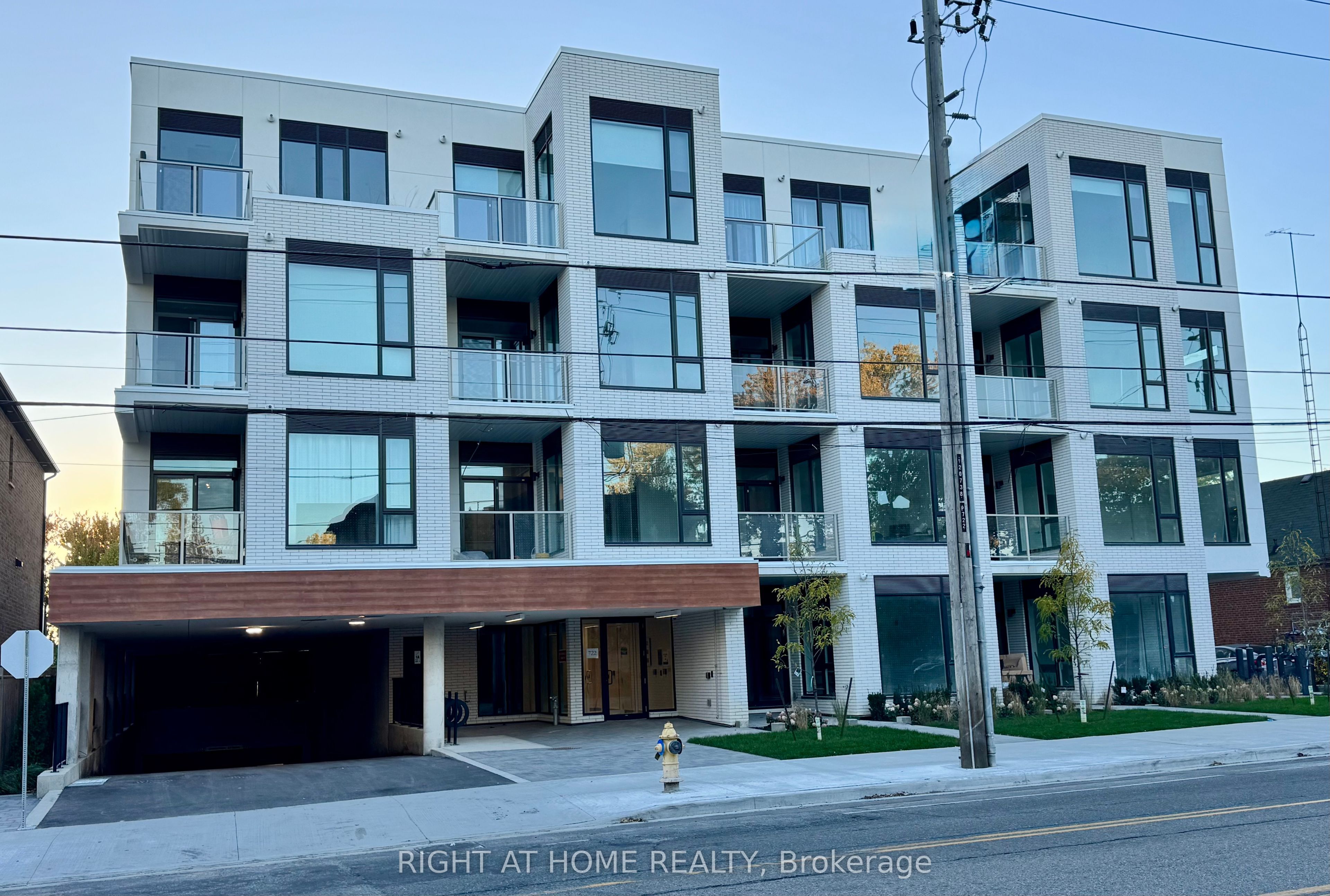 722 Marlee Avenue 206, Toronto, ON M6B 3J7