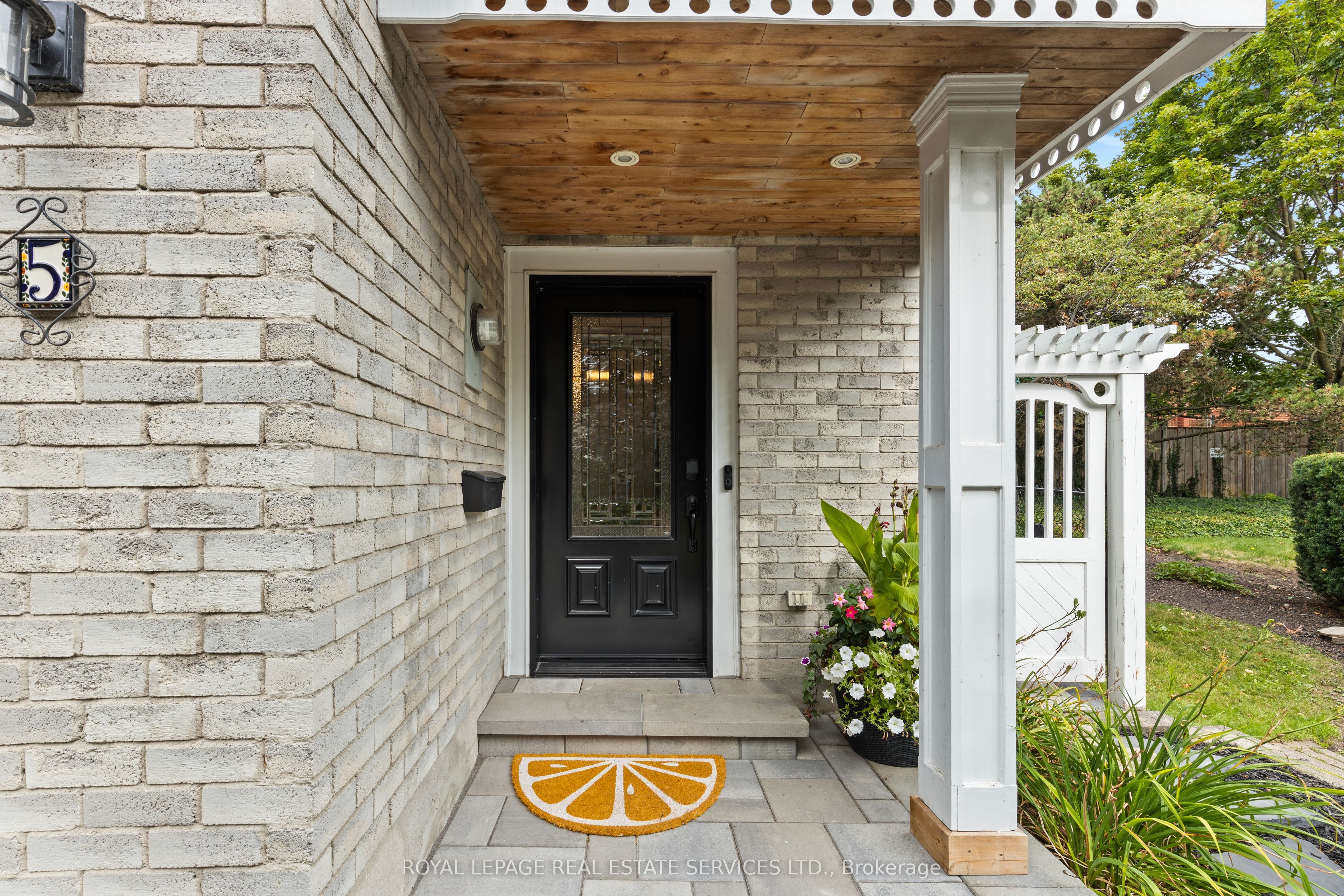 2303 Marine Drive 5, Oakville, ON L6L 1C2 photo 5