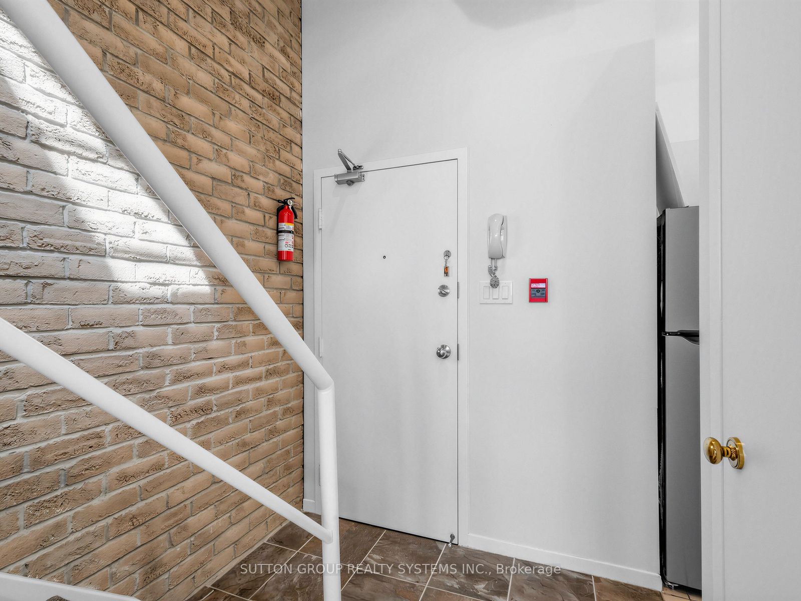 6 Bartlett Avenue W 5, Toronto, ON M6H 3E7 photo 3
