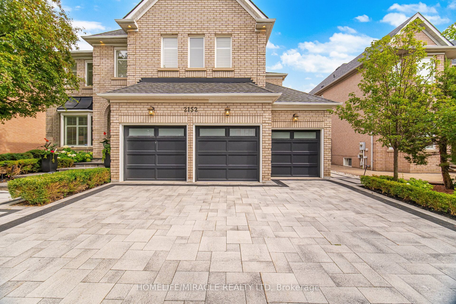 2152 Manor Hill Drive, Mississauga, ON L5M 5H9 photo 2