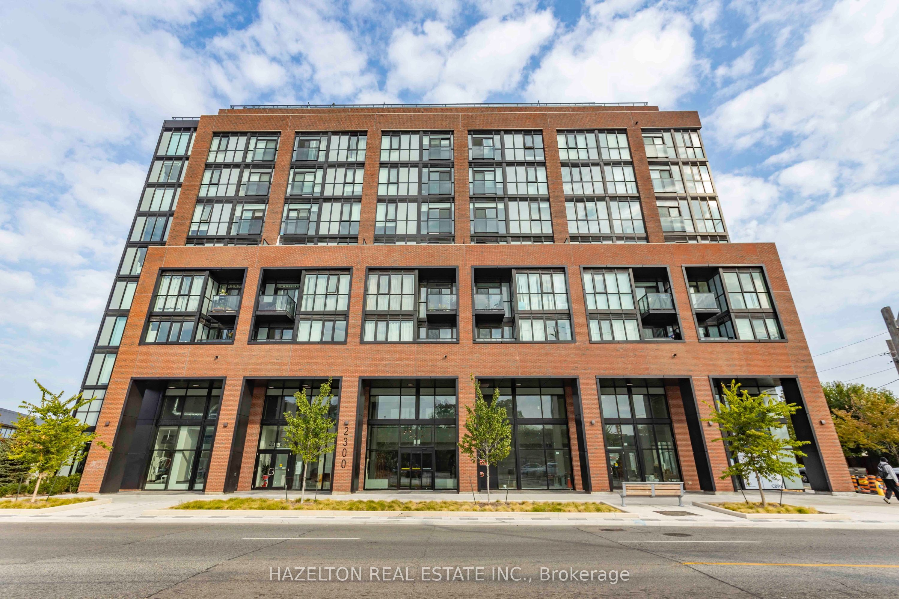 2300 St Clair Avenue W 804, Toronto, ON M6N 0B3 photo 2