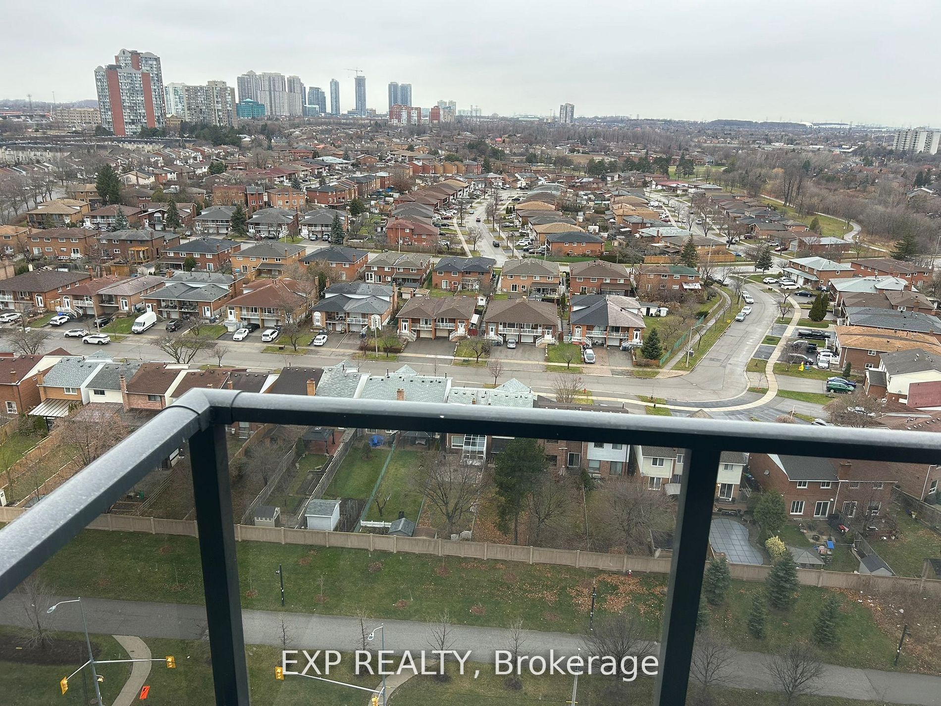 204 Burnhamthrope Road E 1505, Mississauga, ON L5A 0B3 photo 4