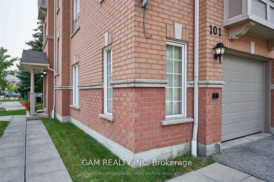 5030 Heatherleigh Avenue N 101, Mississauga, ON L5V 2G7 photo 2