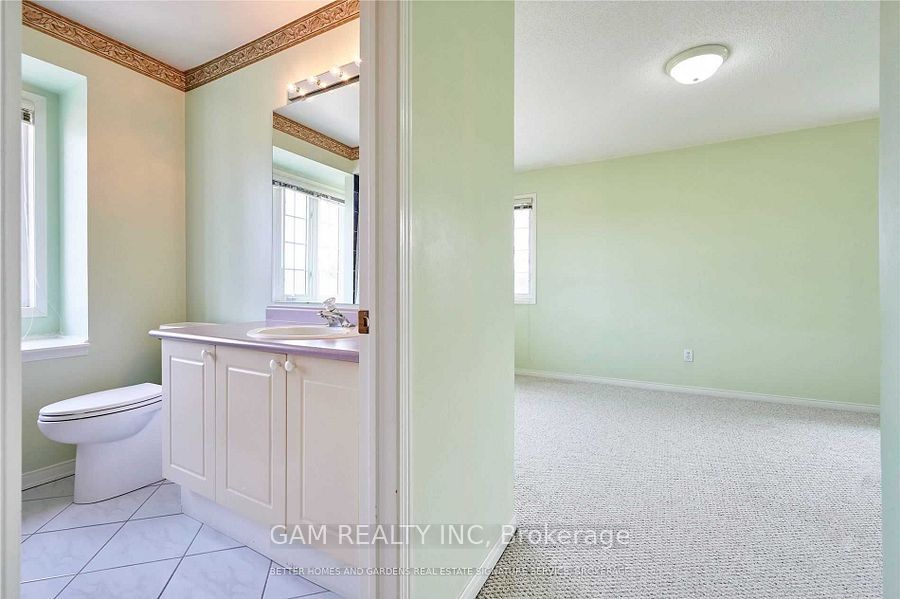 5030 Heatherleigh Avenue N 101, Mississauga, ON L5V 2G7 photo 4