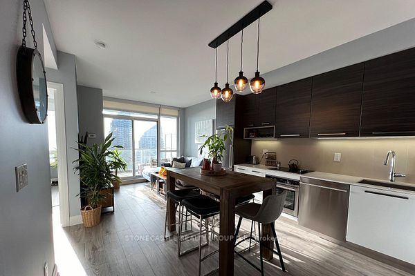 36 Park Lawn Road 2401, Toronto, ON M8V 0E5 photo 3