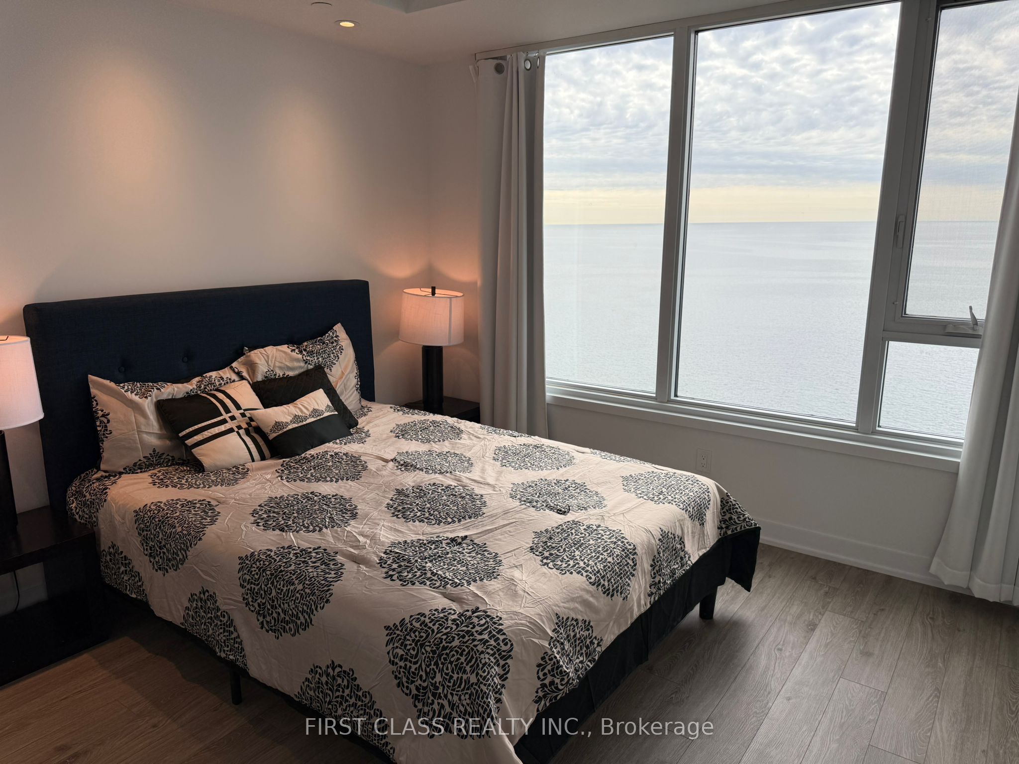 1926 Lake Shore Boulevard W 2808, Toronto, ON M6S 1A1 photo 5