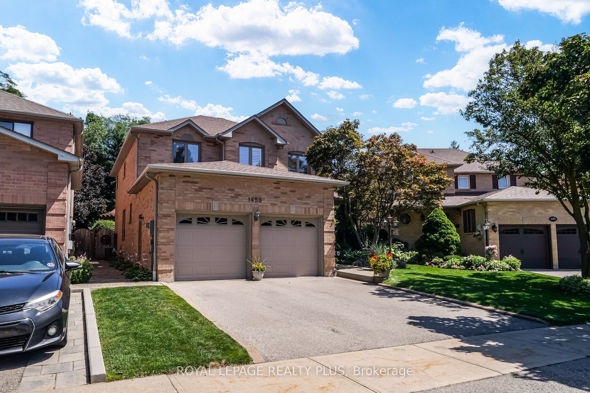 1459 Ravensmoor Crescent, Mississauga, ON L5M 3L4 photo 2