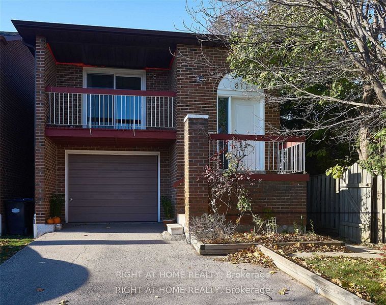 877 Thistle Down Circle upper, Mississauga, ON L5C 3K5