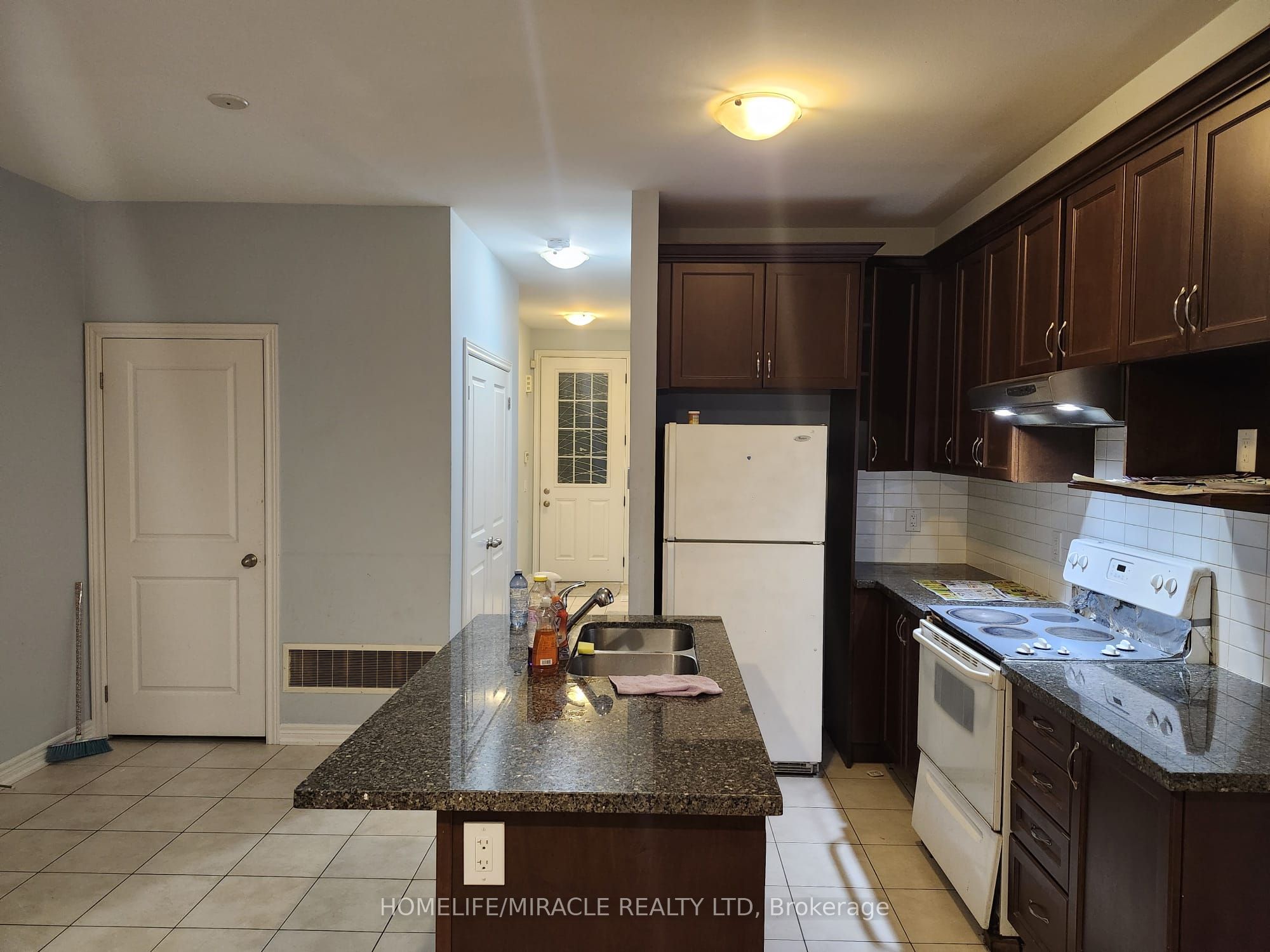 12 Pearman Crescent, Brampton, ON L7A 4V8 photo 4