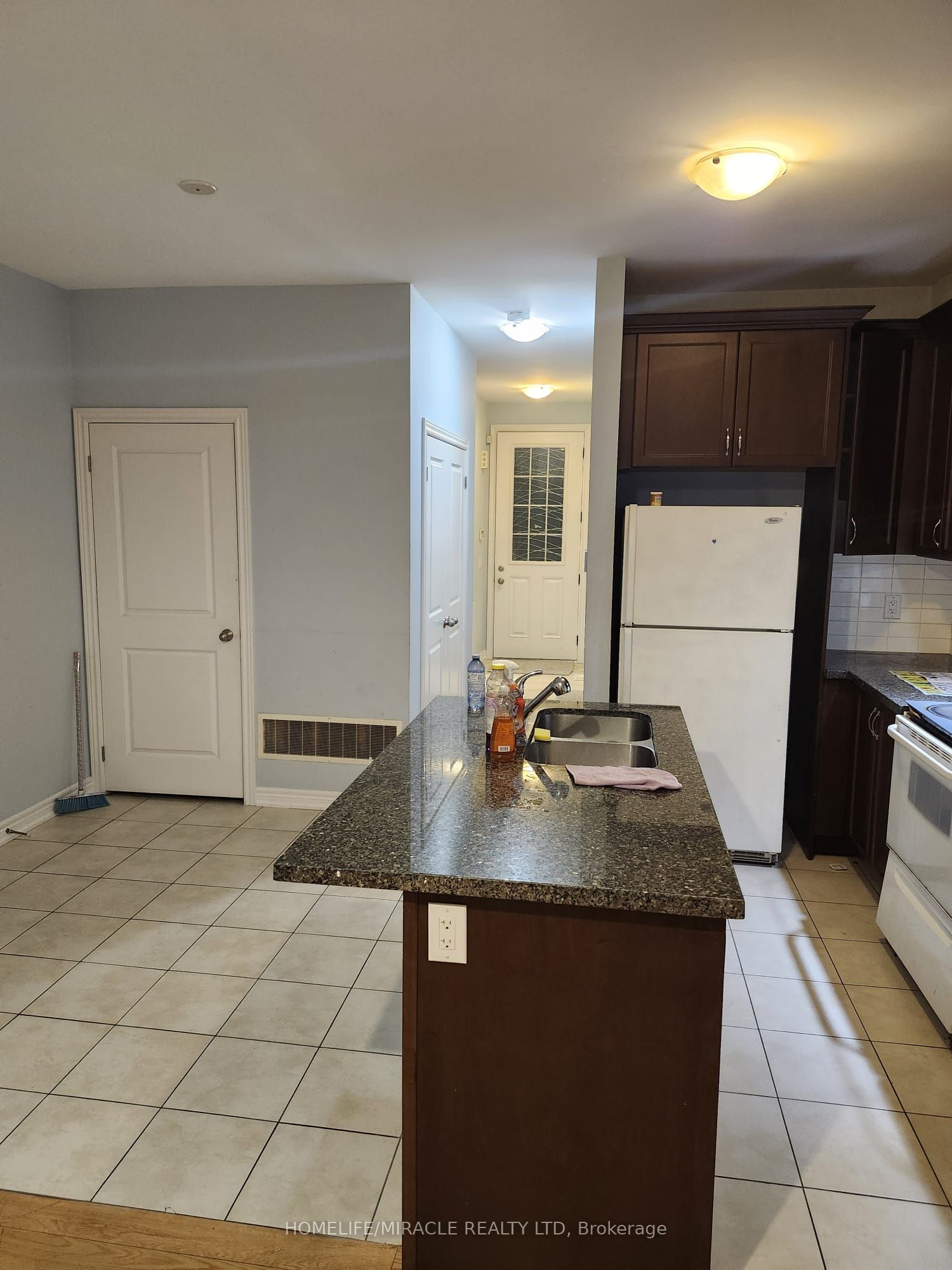 12 Pearman Crescent, Brampton, ON L7A 4V8 photo 5