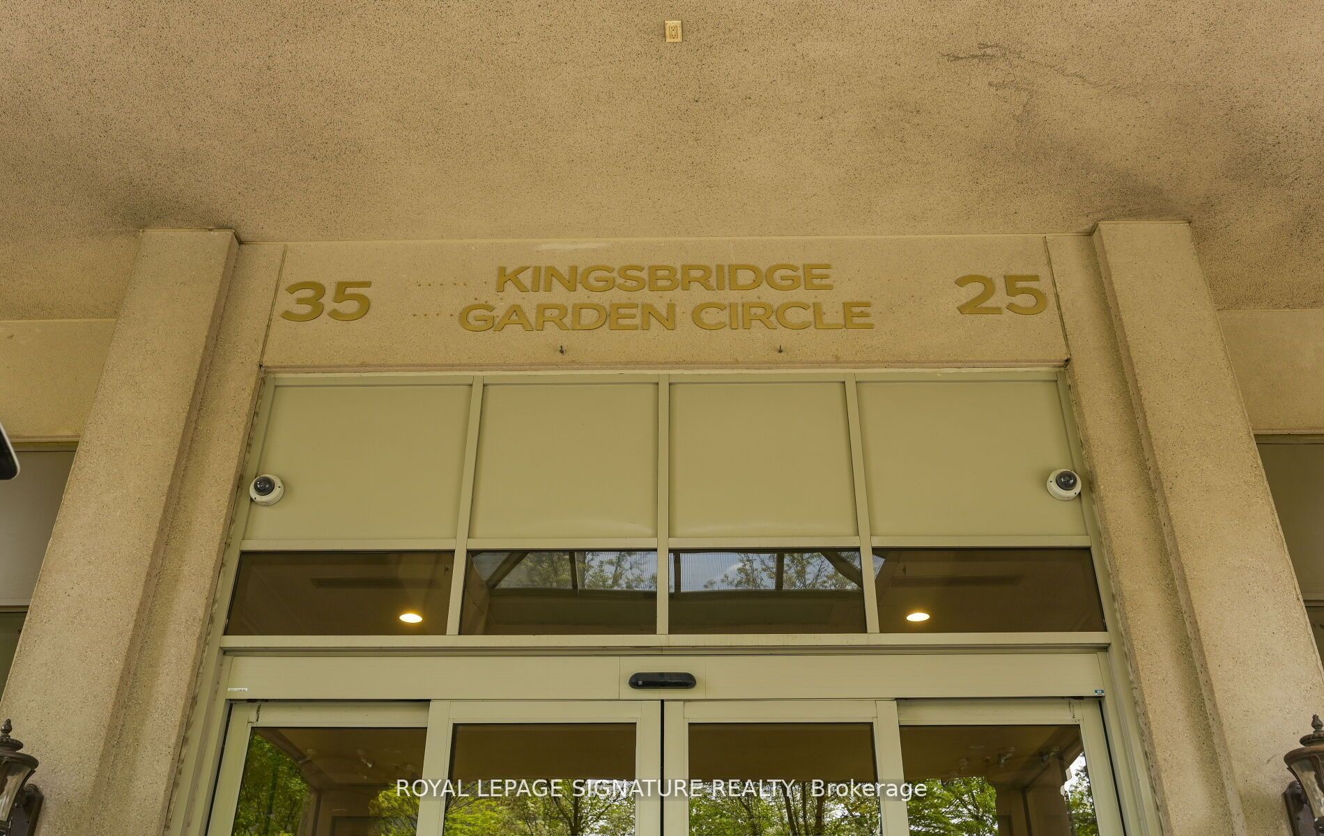 25 Kingsbridge Garden Circle 1126, Mississauga, ON L5R 4B1 photo 4