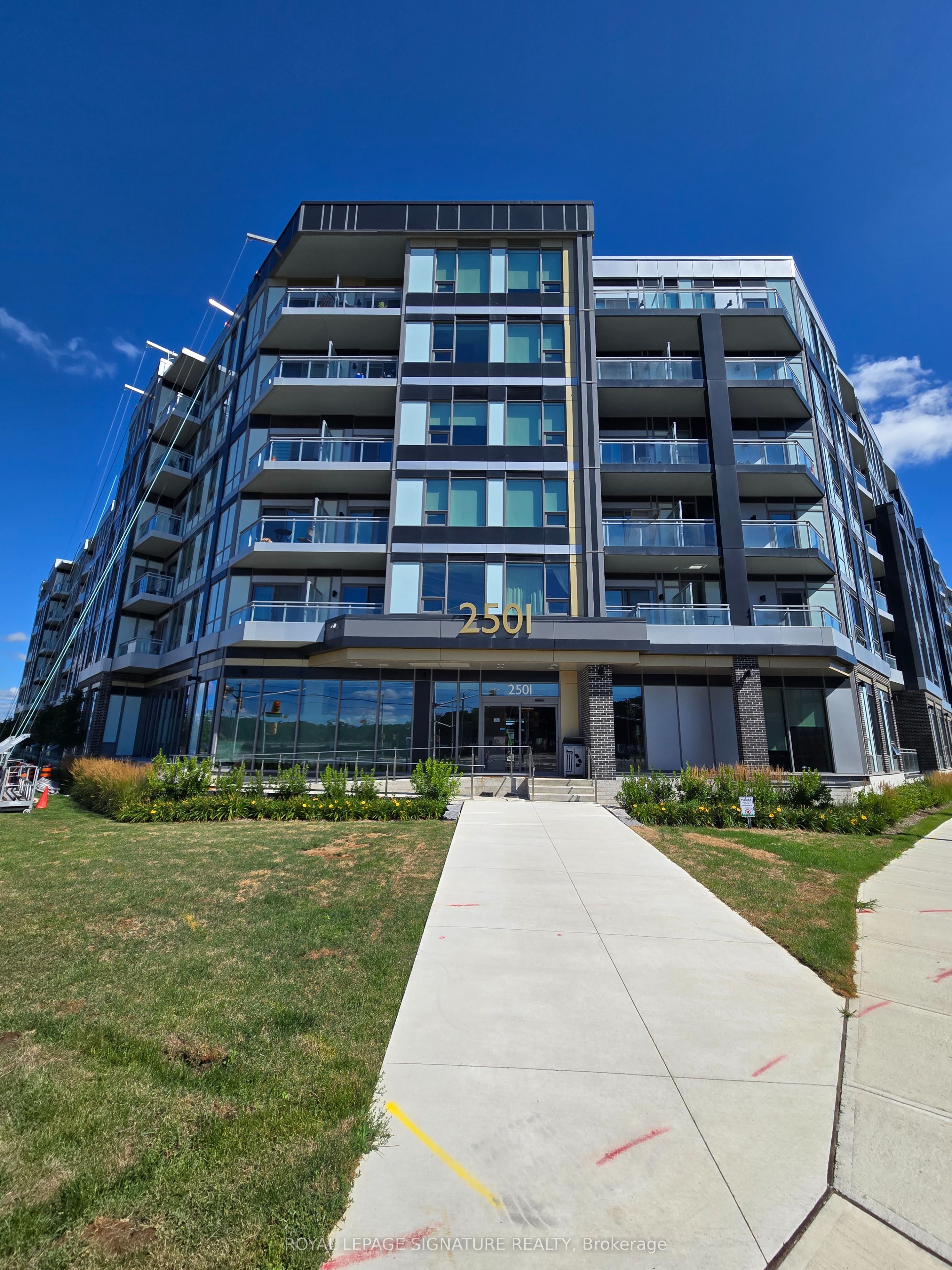 2501 Saw Whet Boulevard 233, Oakville, ON L6M 5N2 photo 3