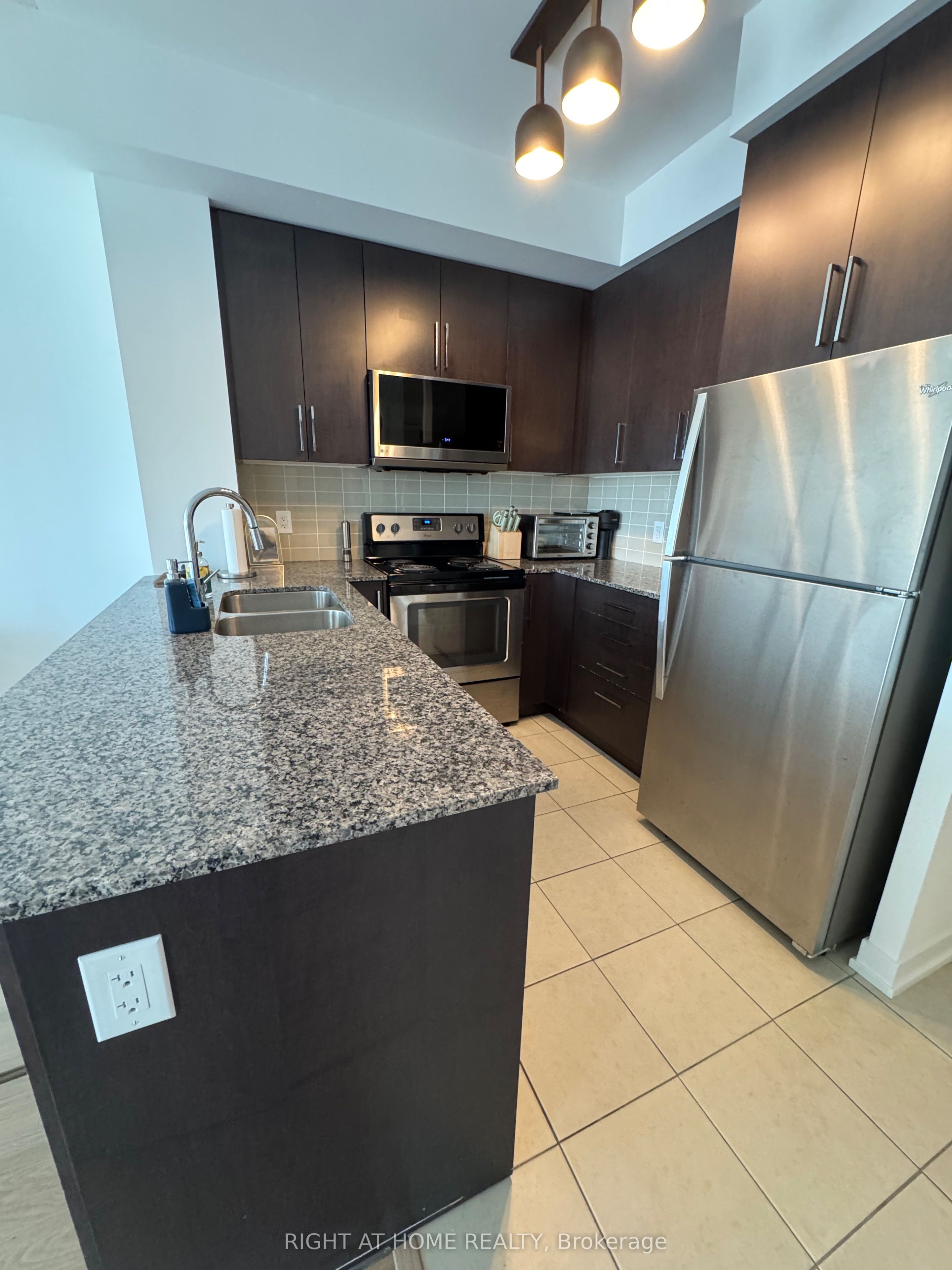 840 Queens Plate Drive 1110, Toronto, ON M9W 0E7 photo 2