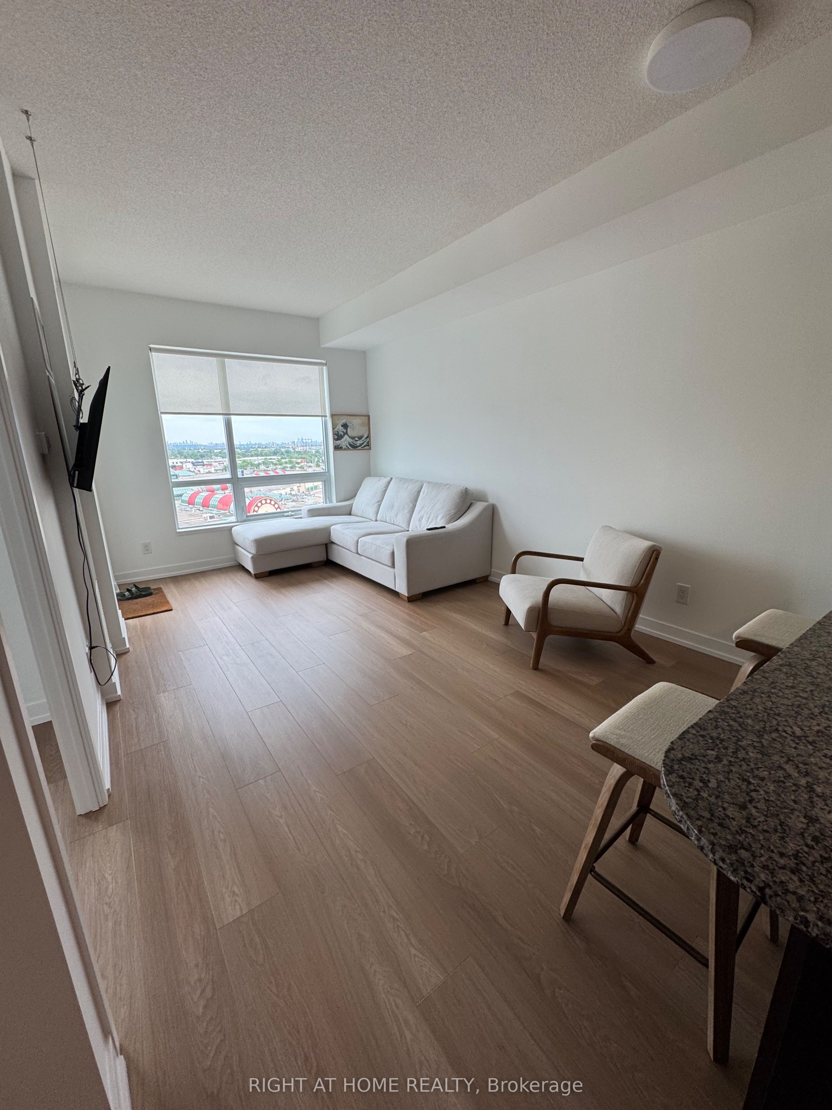 840 Queens Plate Drive 1110, Toronto, ON M9W 0E7 photo 3