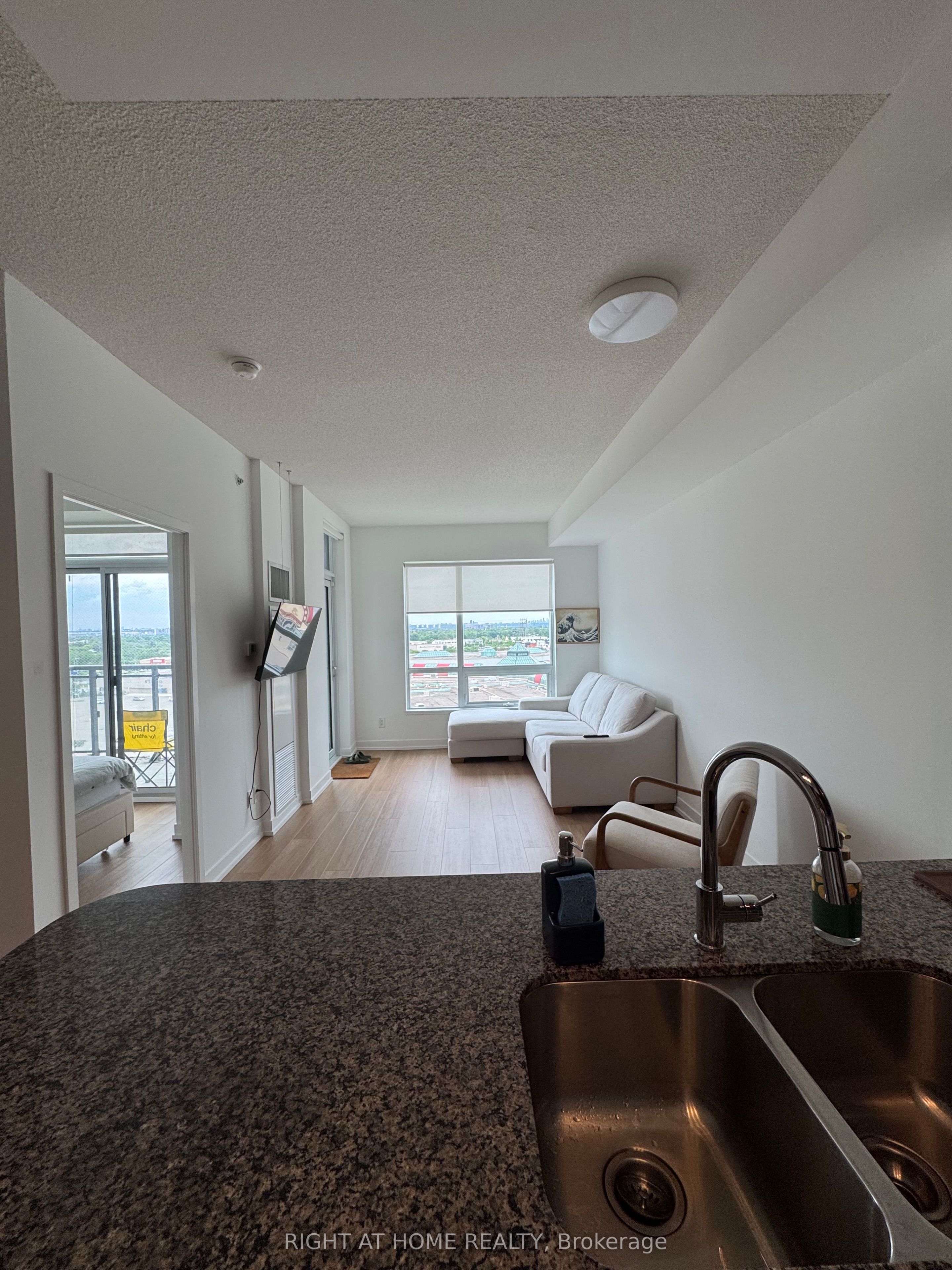 840 Queens Plate Drive 1110, Toronto, ON M9W 0E7 photo 4