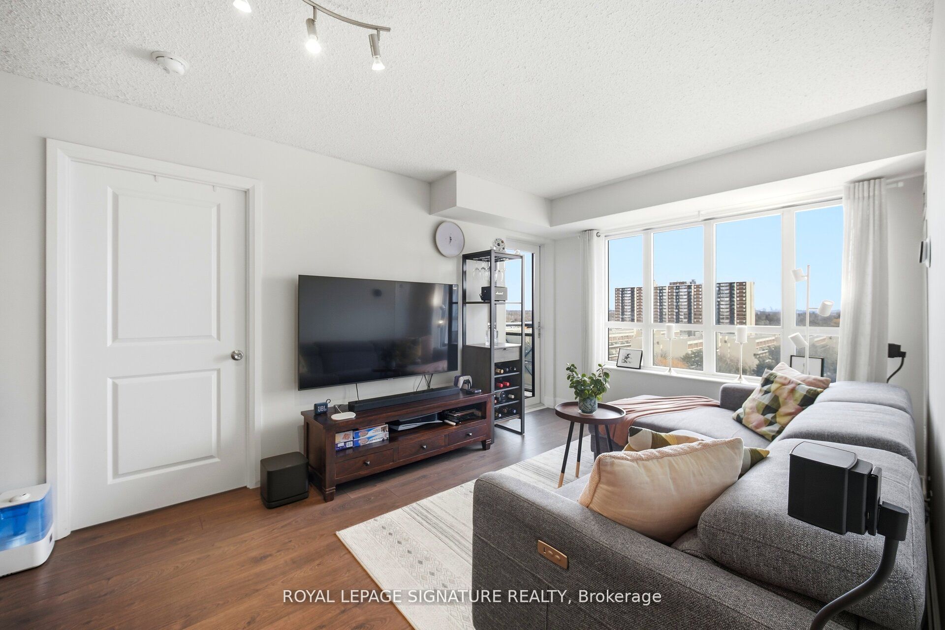 2 Eva Road E 926, Toronto, ON M9C 0A9 photo 2