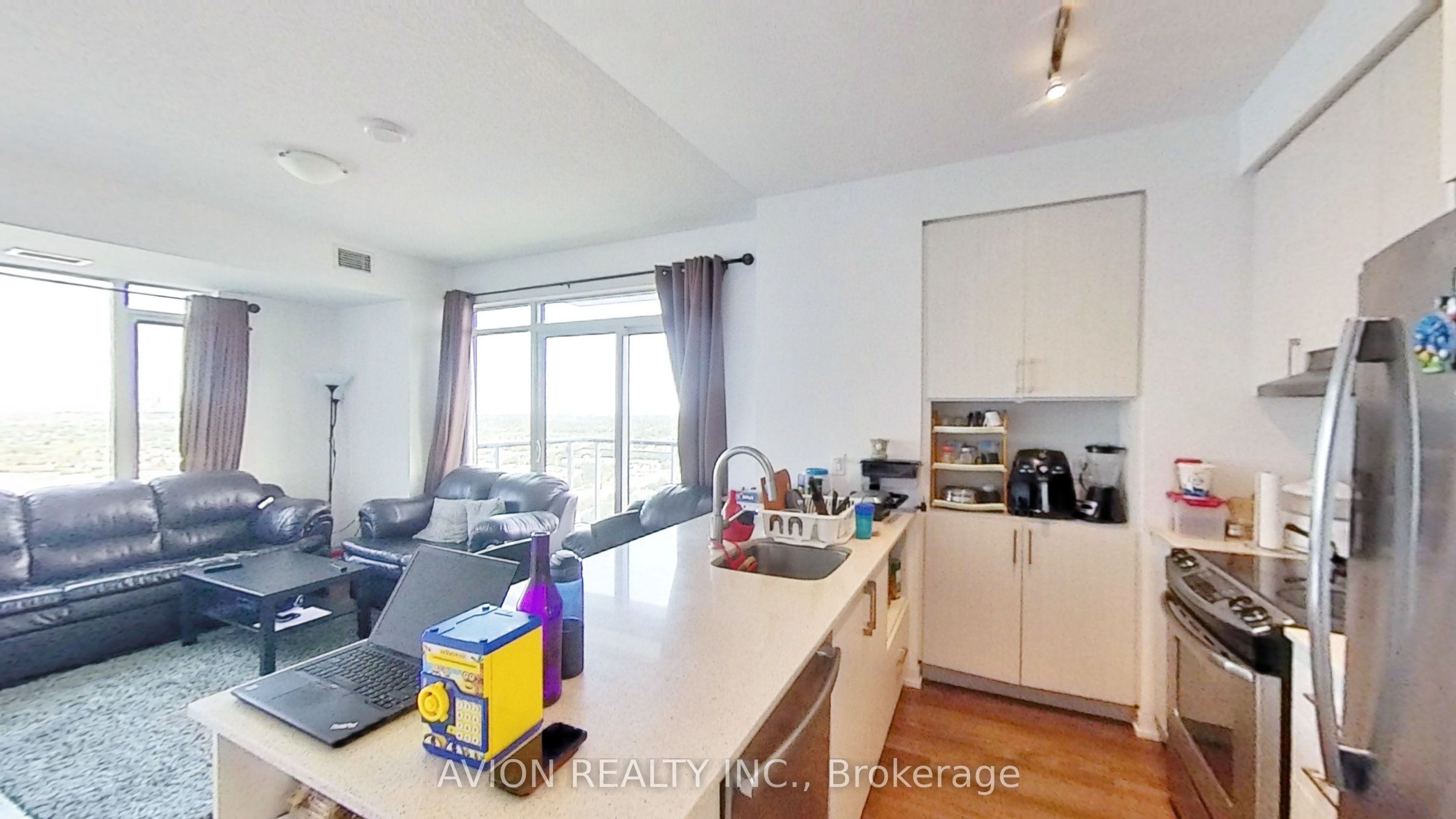2560 Eglinton Avenue W 1504, Mississauga, ON L5M 5R1 photo 3