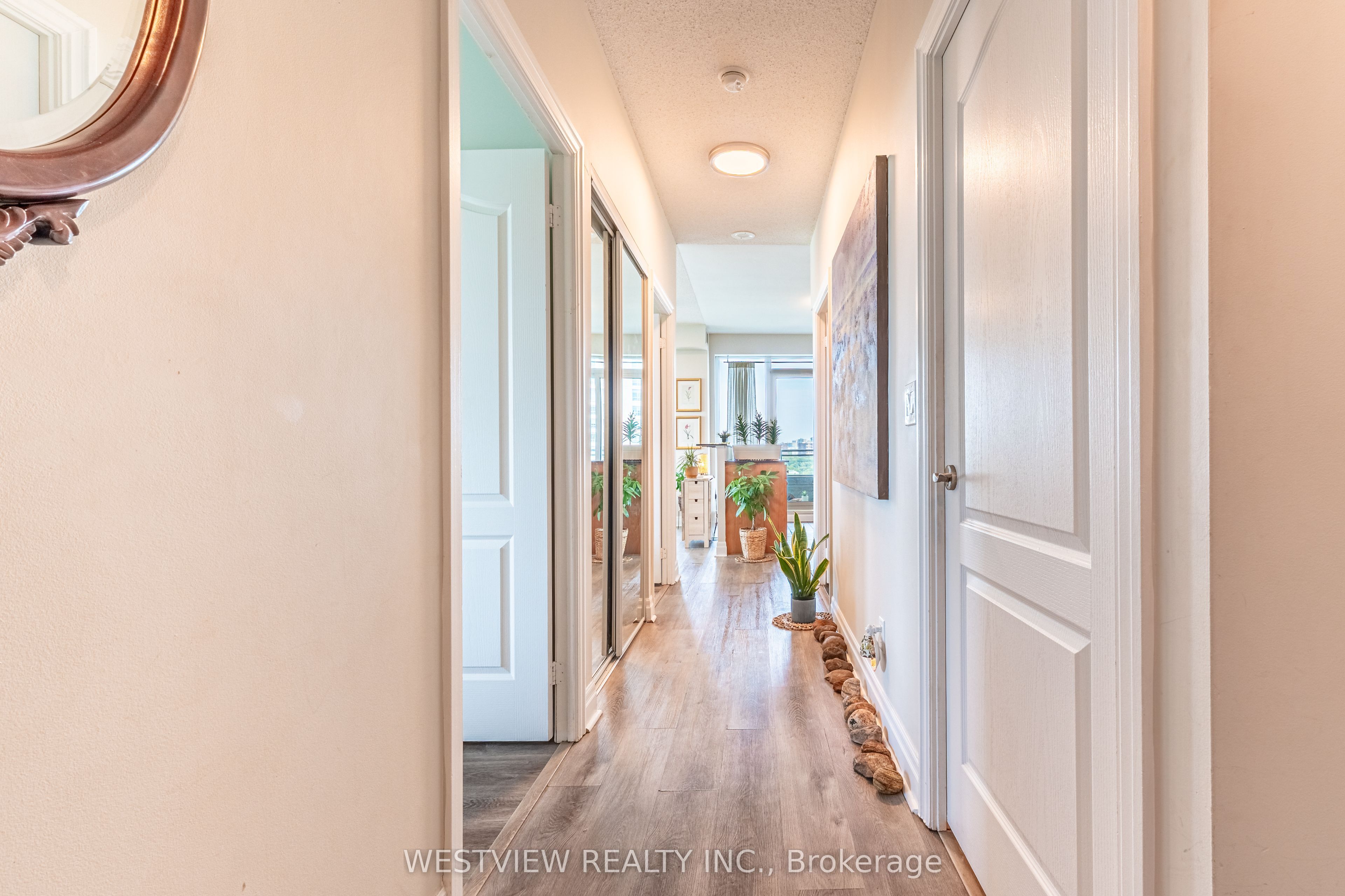 2119 Lake Shore Boulevard W 1004, Toronto, ON M8V 4E8 photo 2