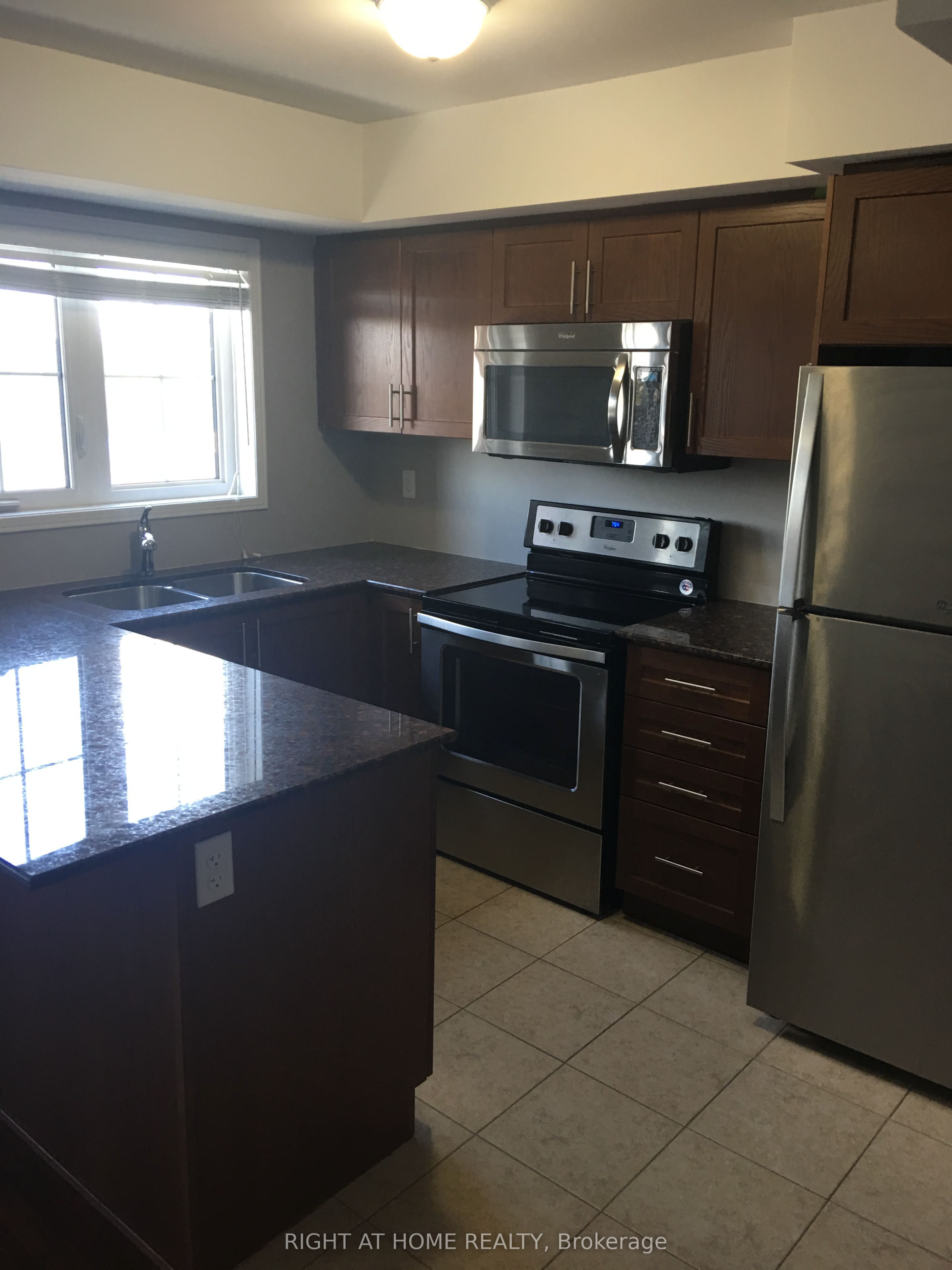 2508 Post Road E 29, Oakville, ON L6H 0J2 photo 3