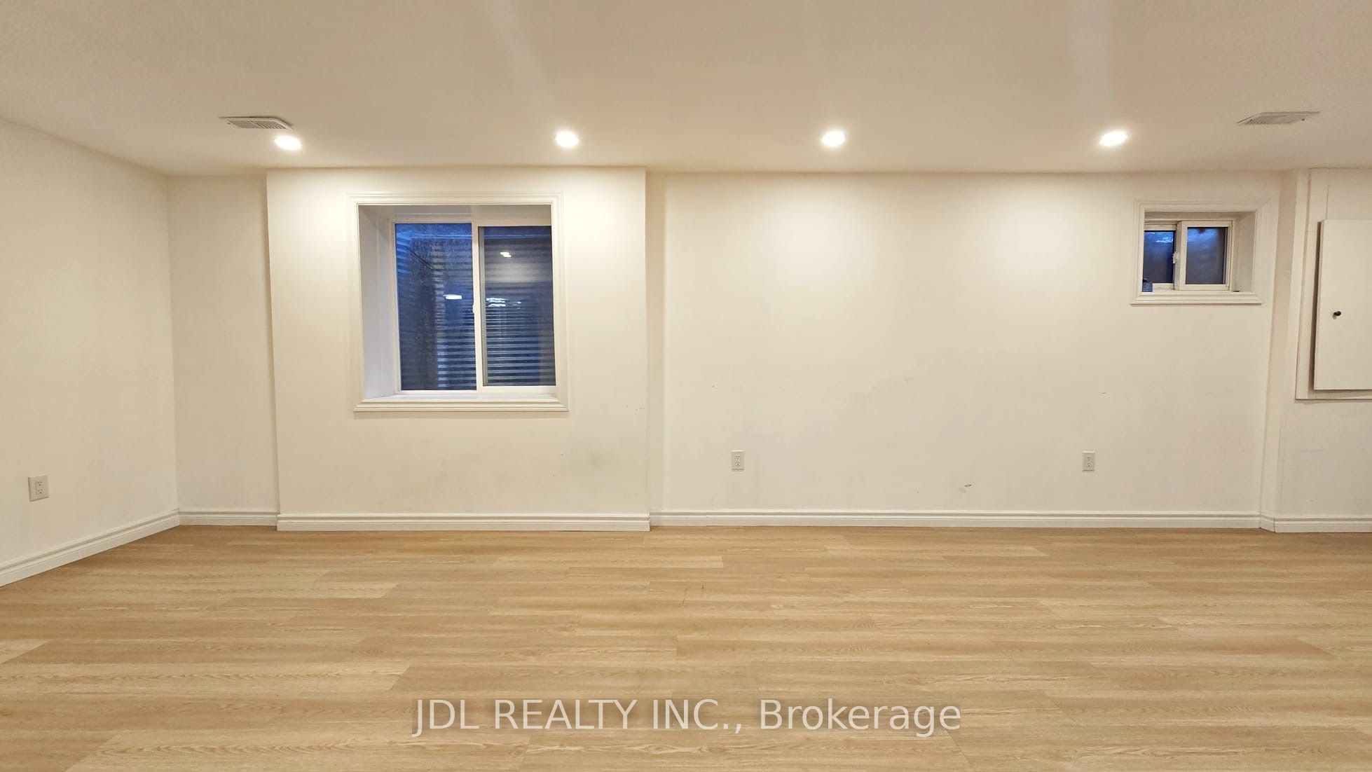 3769 Brandon Gate Drive, Mississauga, ON L4T 3N1 photo 5