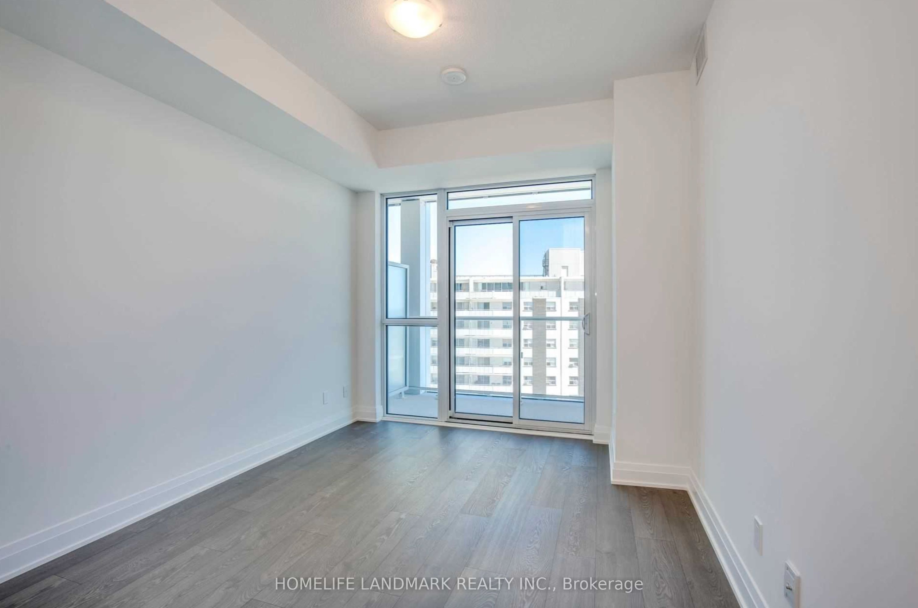 55 Speers Road 809, Oakville, ON L6K 0H9 photo 5