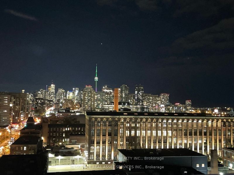270 Dufferin Street LPH 18, Toronto, ON M6K 0H8