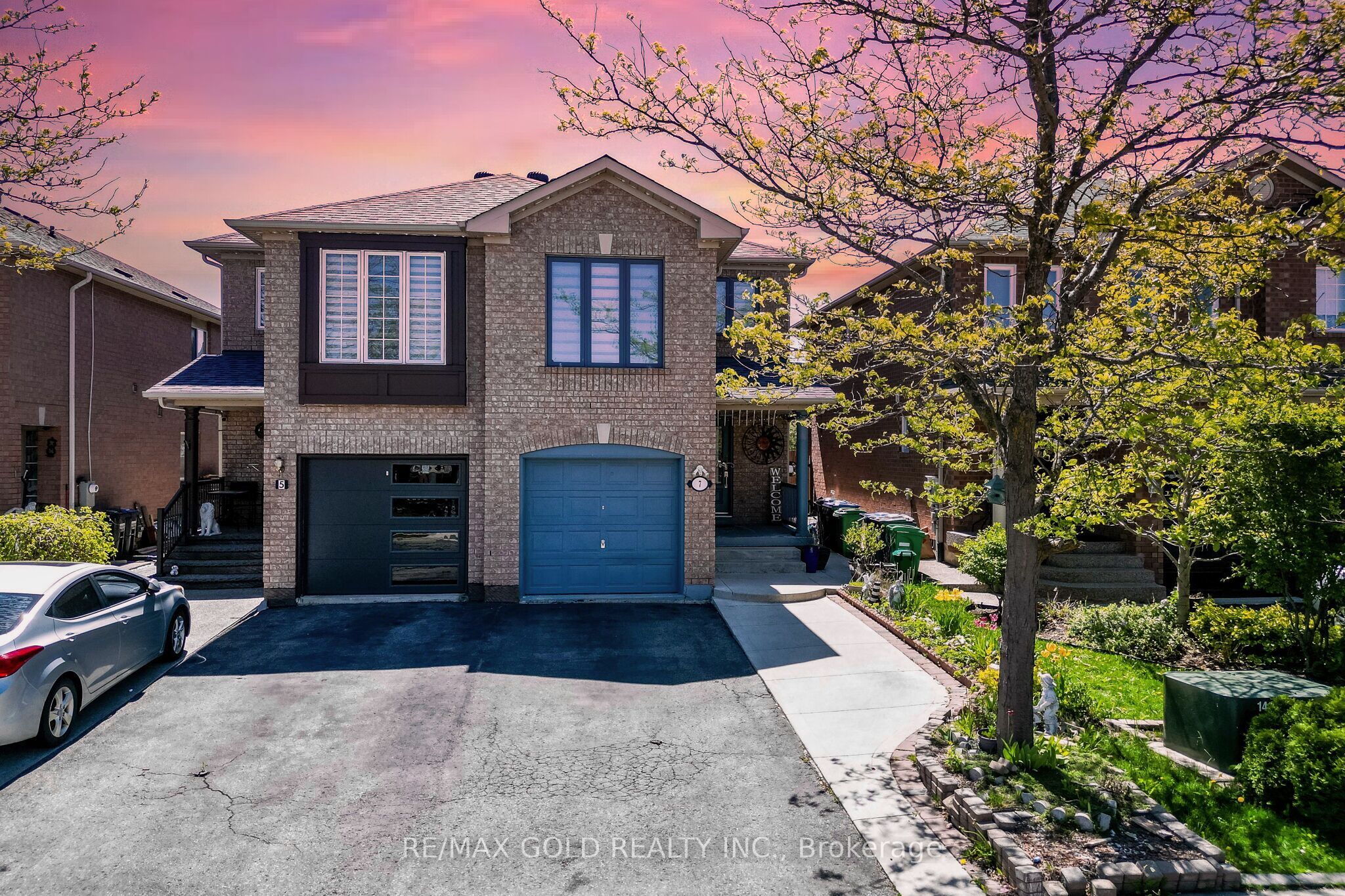 7 Roadmaster Lane, Brampton, ON L7A 3A9