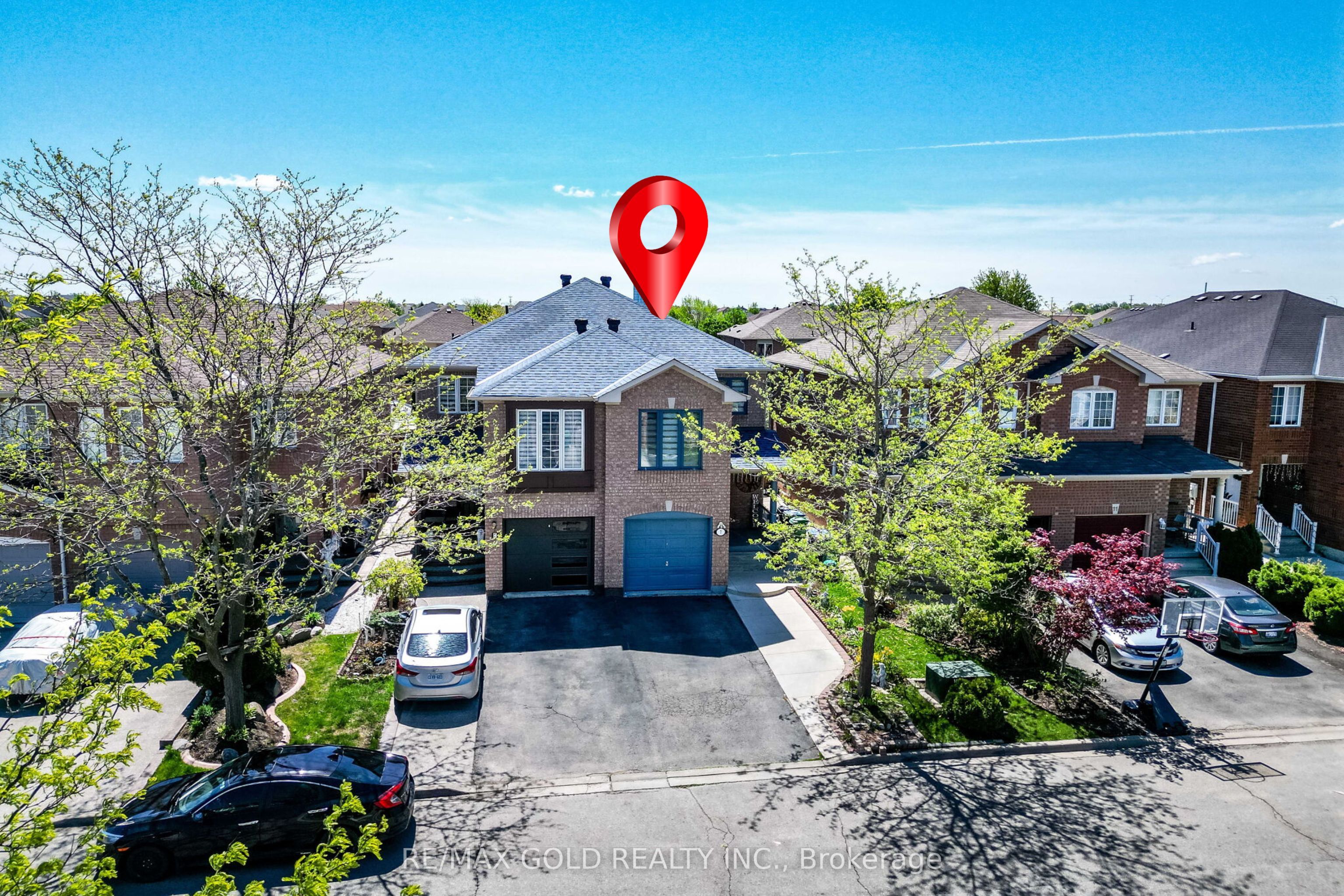 7 Roadmaster Lane, Brampton, ON L7A 3A9 photo 3