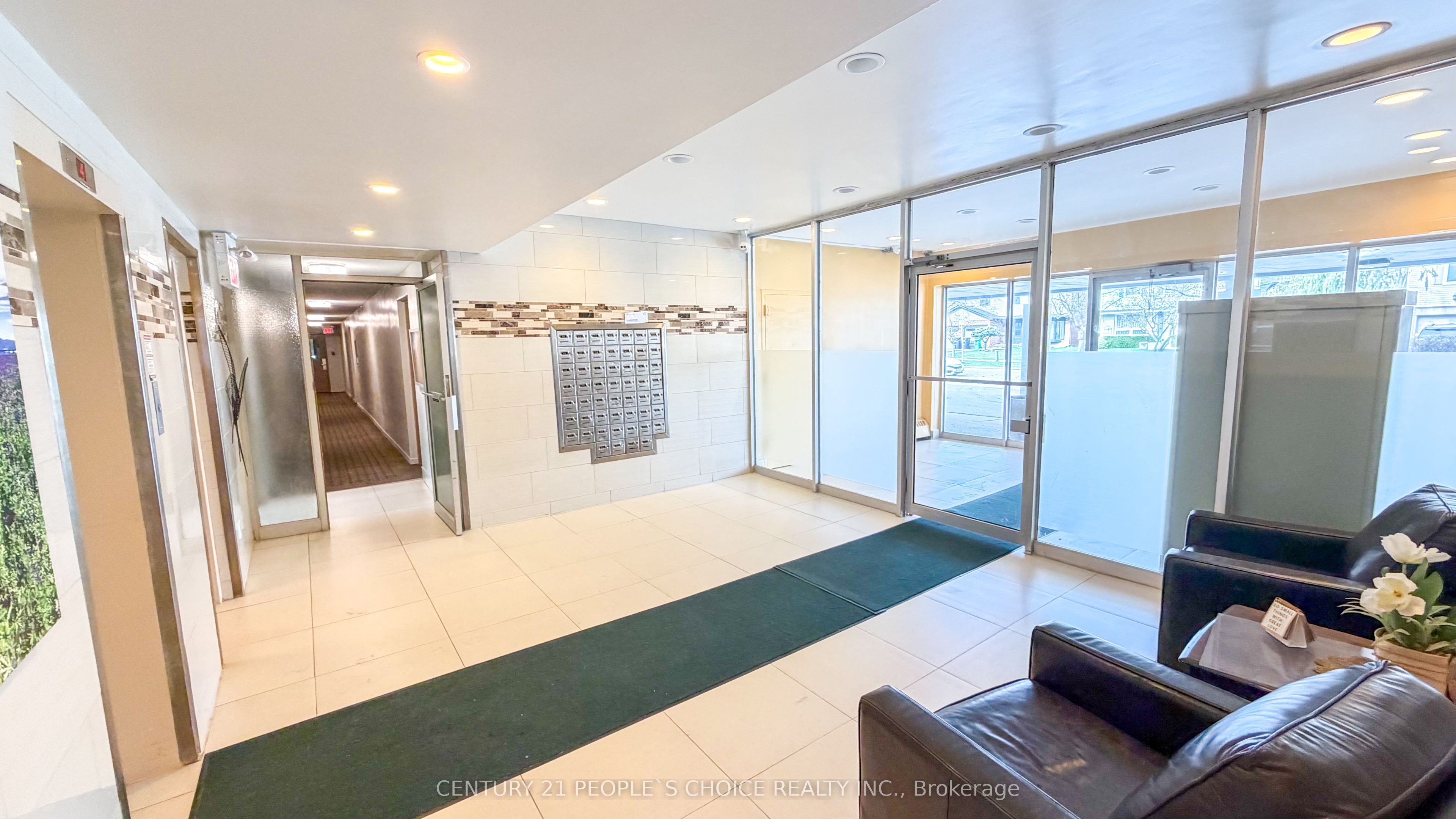 2485 Woking Crescent 201, Mississauga, ON L5K 1Z6