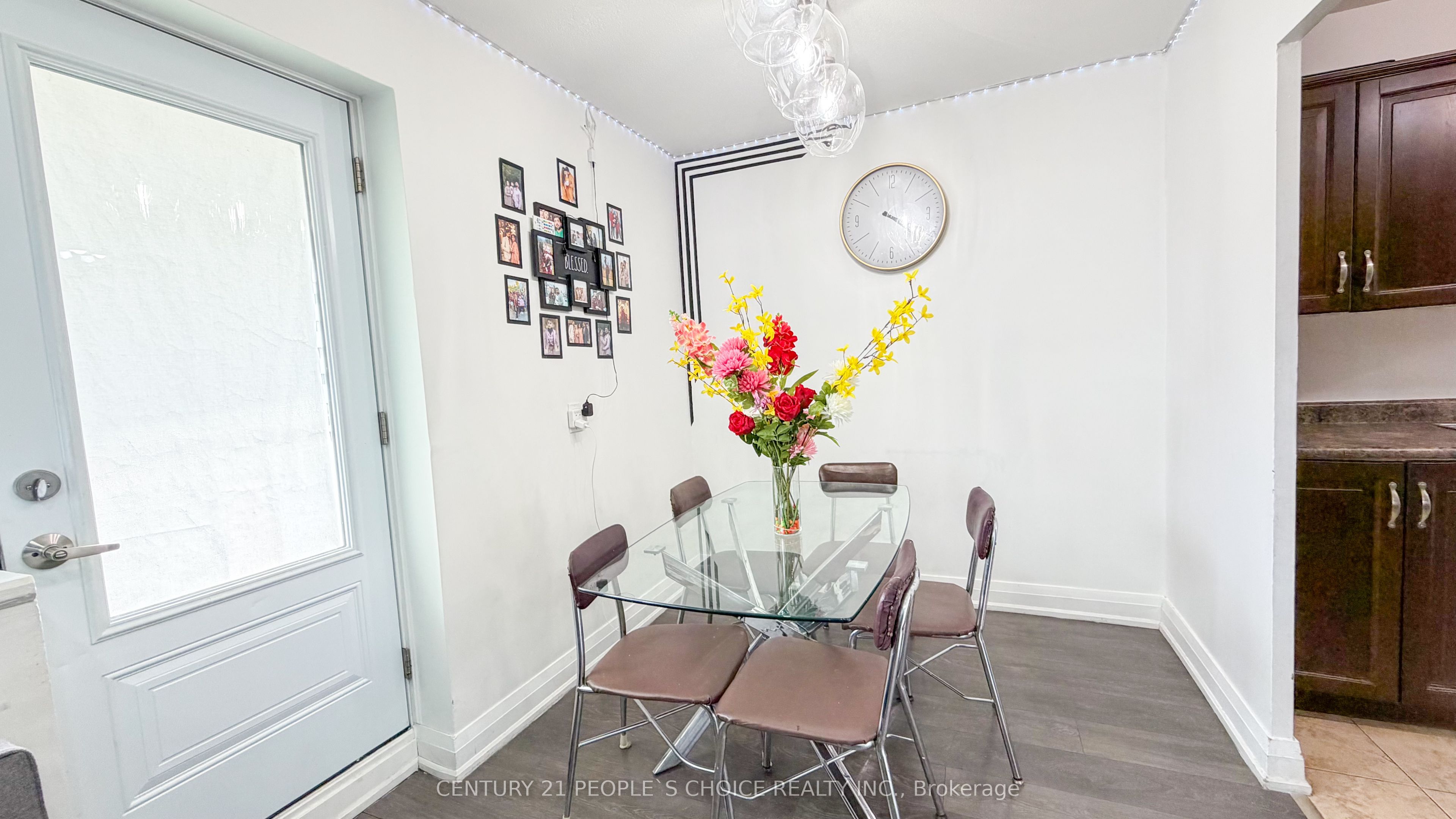 2485 Woking Crescent 201, Mississauga, ON L5K 1Z6 photo 3