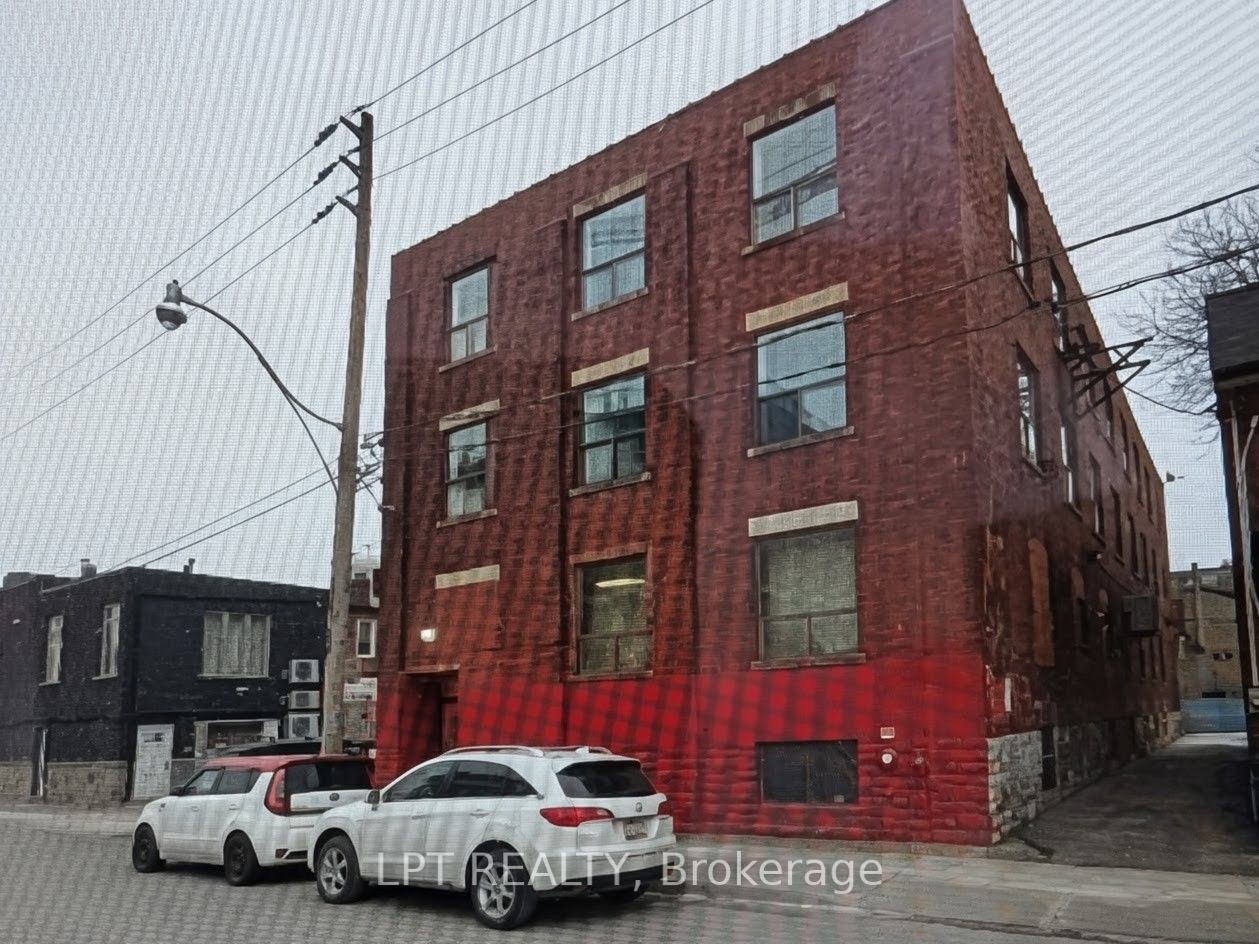 17 Paton Road, Toronto, ON M6H 1R7