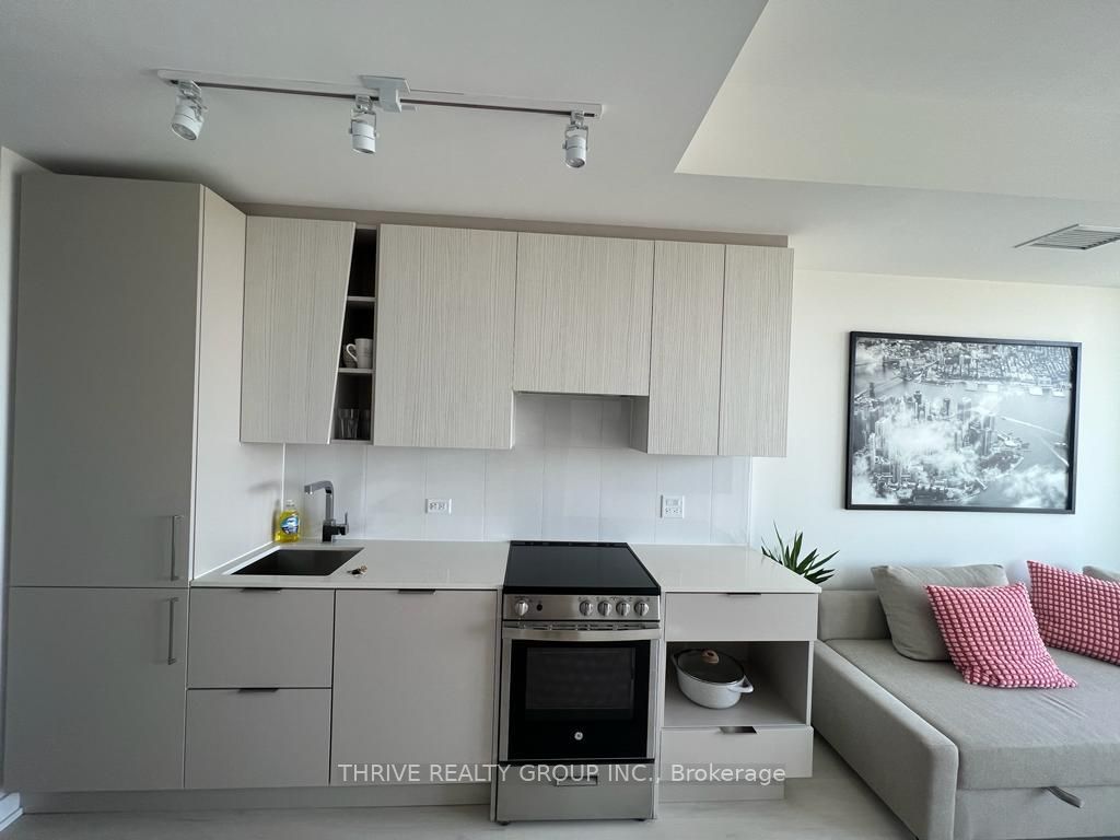 3900 Confederation Parkway 3208, Mississauga, ON L5B 0L4 photo 2
