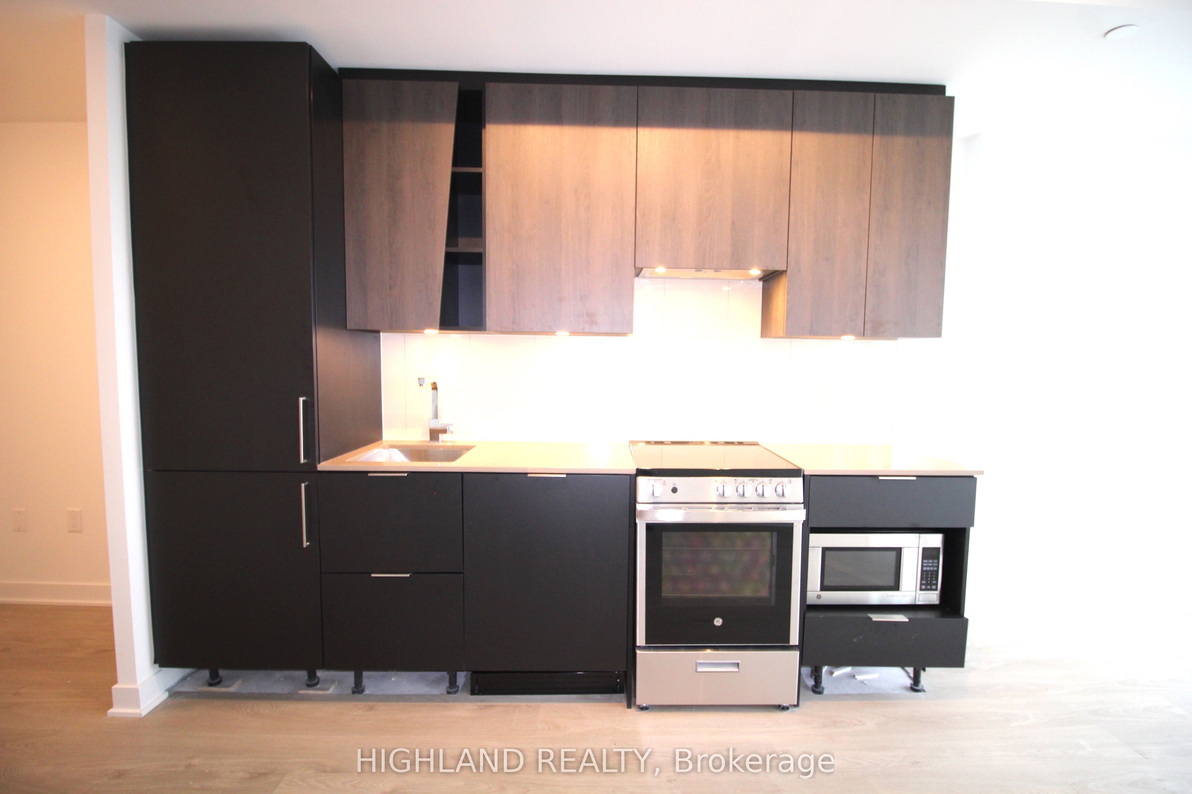 3900 Confederation Parkway 5502, Mississauga, ON L5B 0M3 photo 5