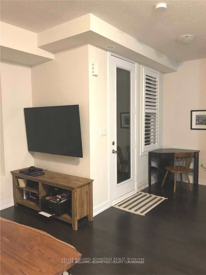 6 Drummond Street 319, Toronto, ON M8V 1Y8 photo 2