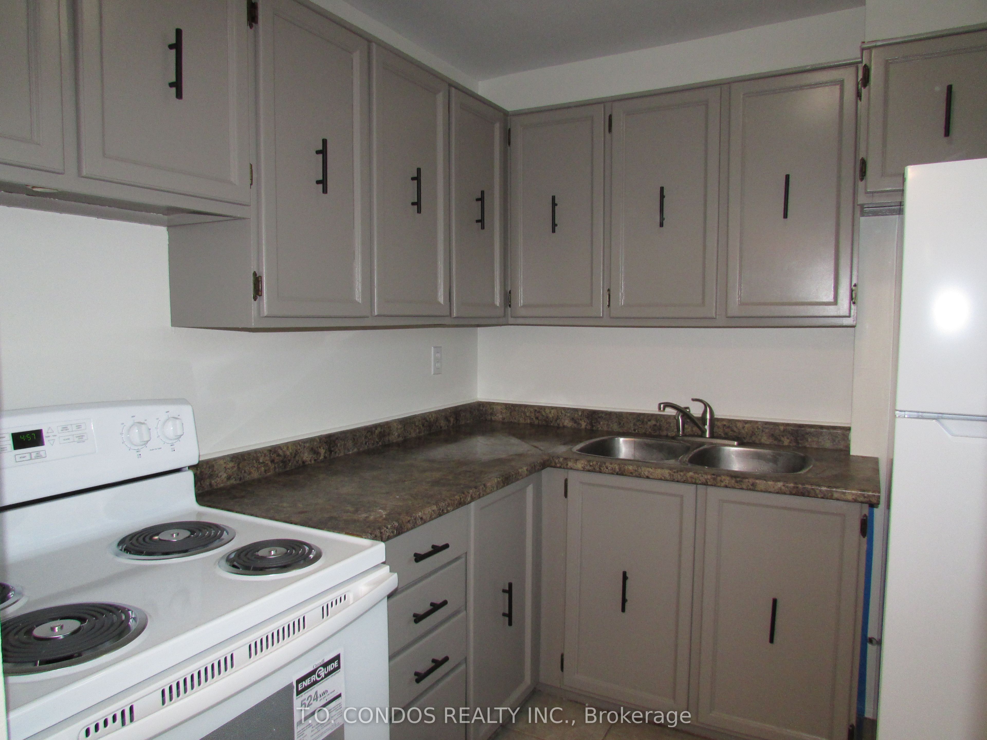 2001 Bonnymede Drive 213, Mississauga, ON L5J 4H8 photo 4
