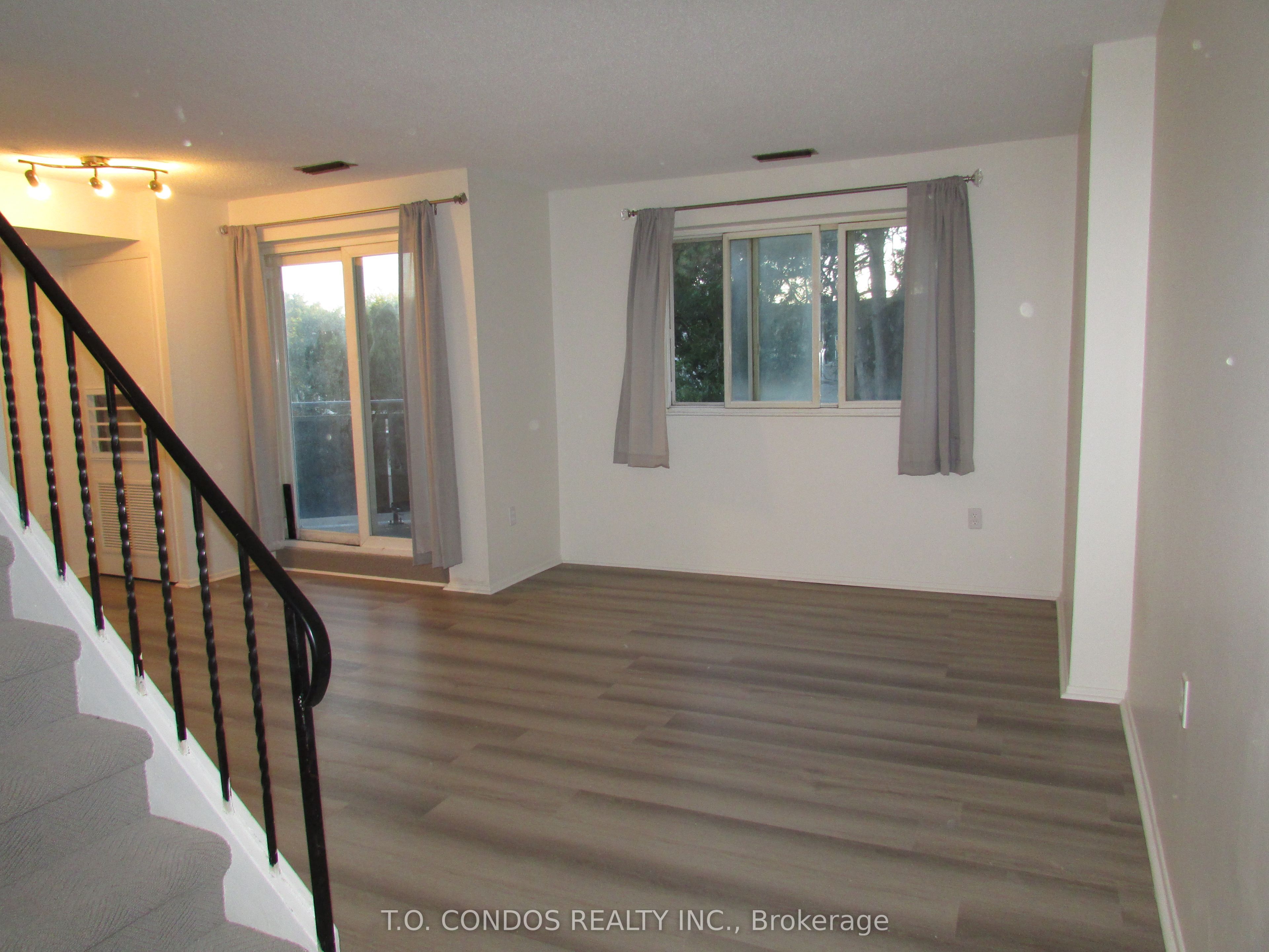 2001 Bonnymede Drive 213, Mississauga, ON L5J 4H8 photo 5