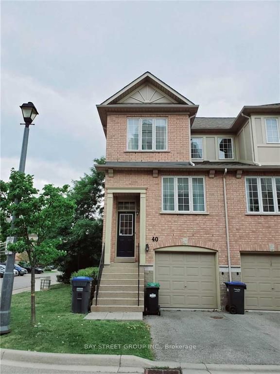 5055 Heatherleigh Avenue 40, Mississauga, ON L5V 2R5