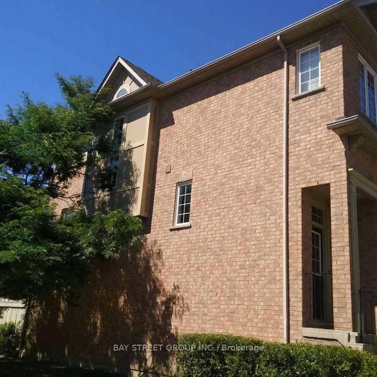 5055 Heatherleigh Avenue 40, Mississauga, ON L5V 2R5 photo 2