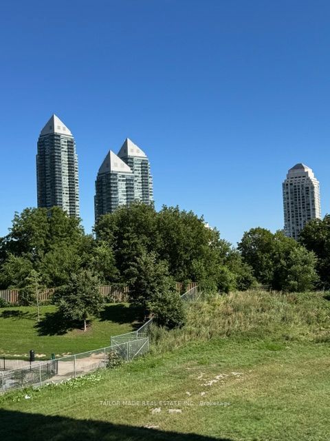 251 Manitoba Street 312, Toronto, ON M8Y 0C7 photo 3