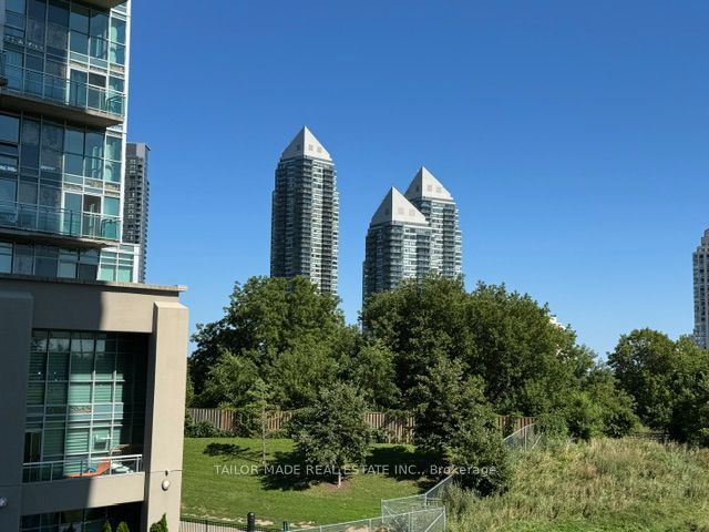 251 Manitoba Street 312, Toronto, ON M8Y 0C7 photo 4