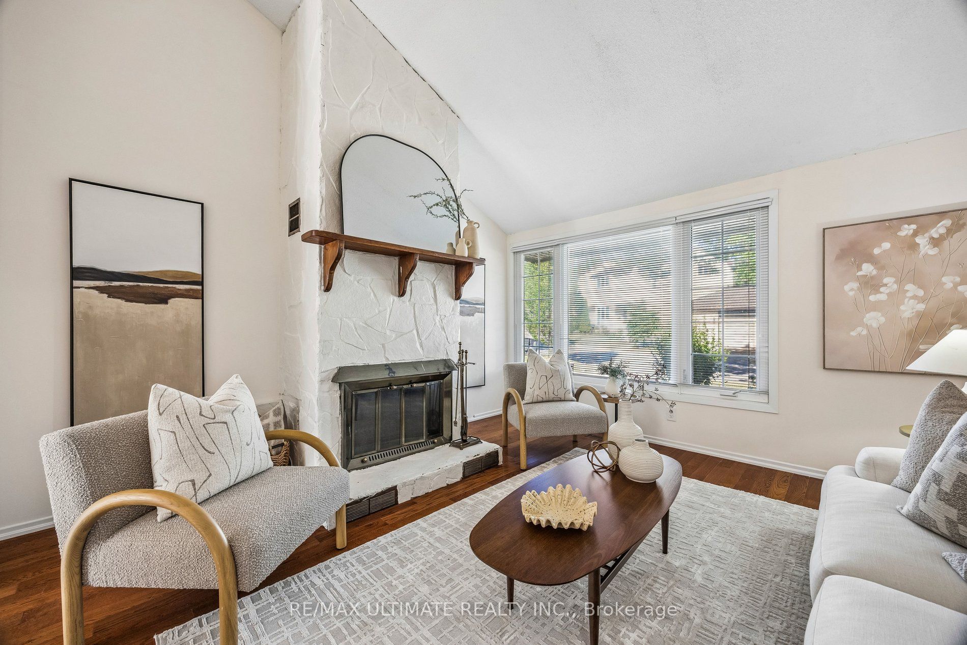 7 Pumfrey Crescent, Toronto, ON M9V 4L5 photo 2