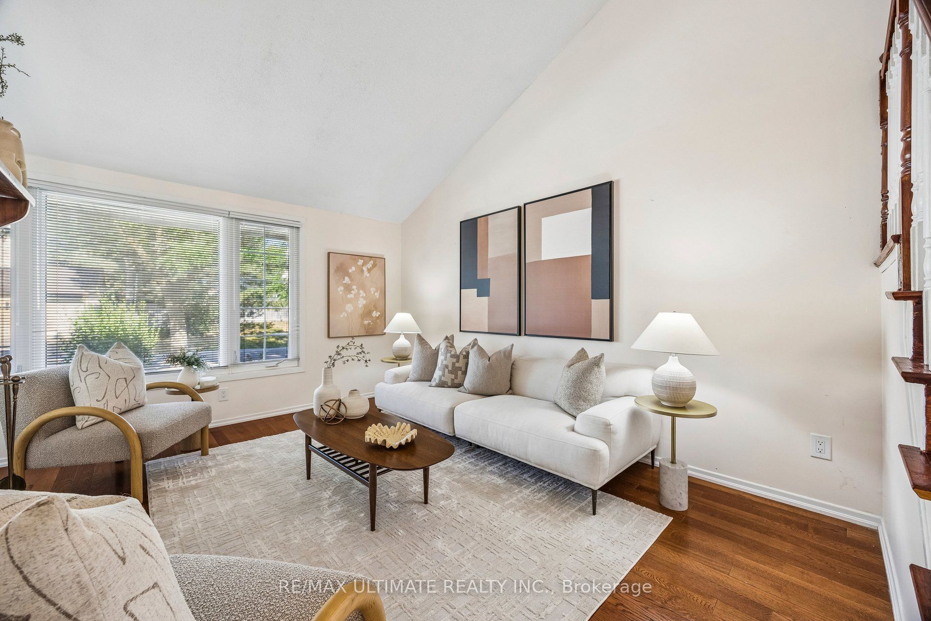 7 Pumfrey Crescent, Toronto, ON M9V 4L5 photo 4