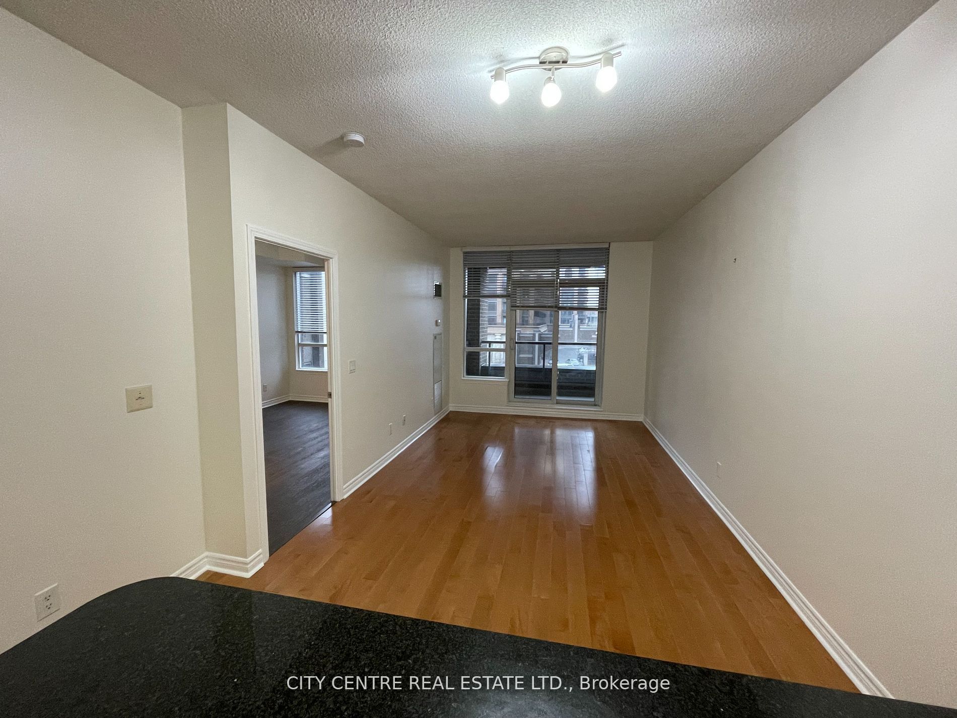 388 Prince Of Wales Drive 307, Mississauga, ON L5B 0A1 photo 3