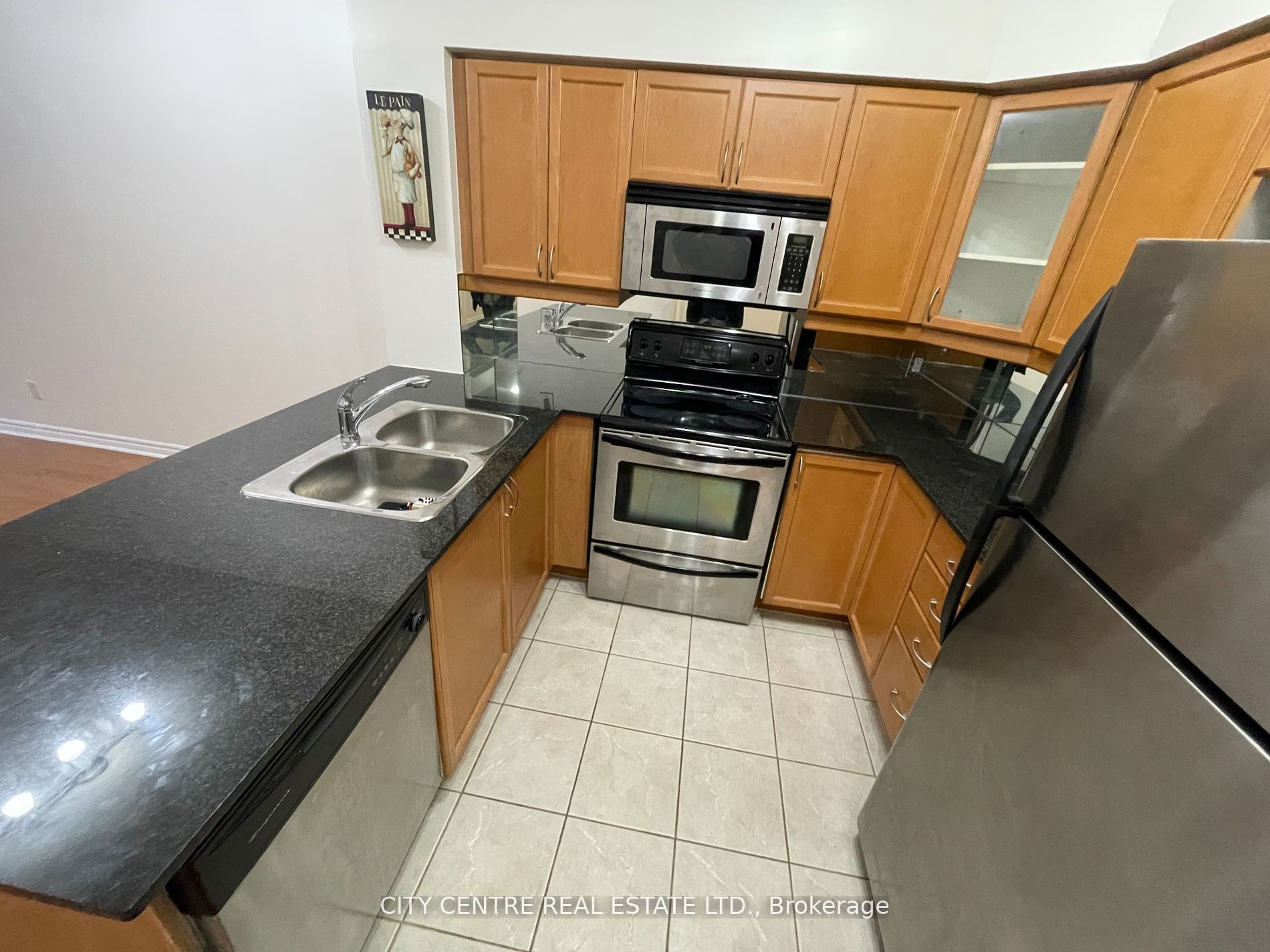388 Prince Of Wales Drive 307, Mississauga, ON L5B 0A1 photo 5