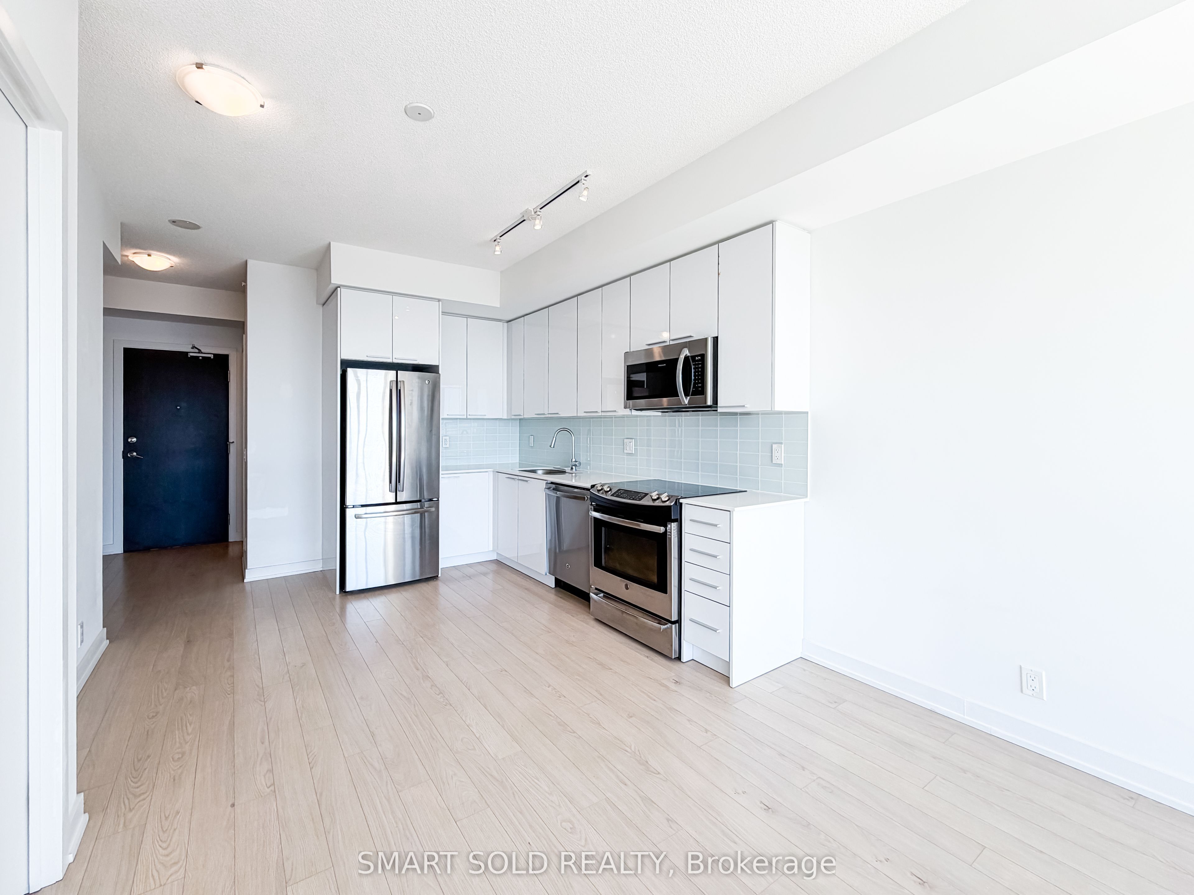 10 Park Lawn Road 3002, Toronto, ON M8Y 0H9 photo 3