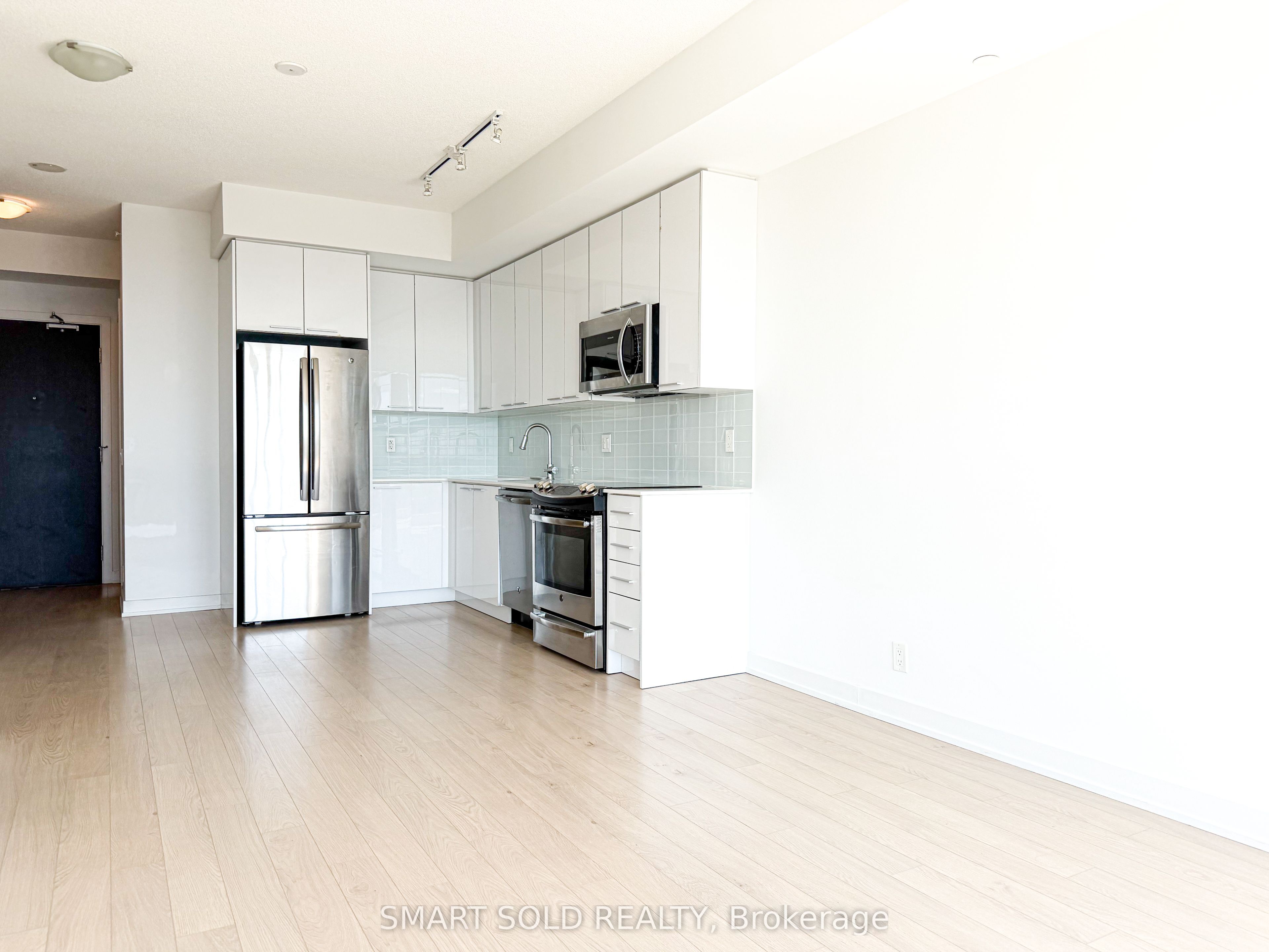 10 Park Lawn Road 3002, Toronto, ON M8Y 0H9 photo 4