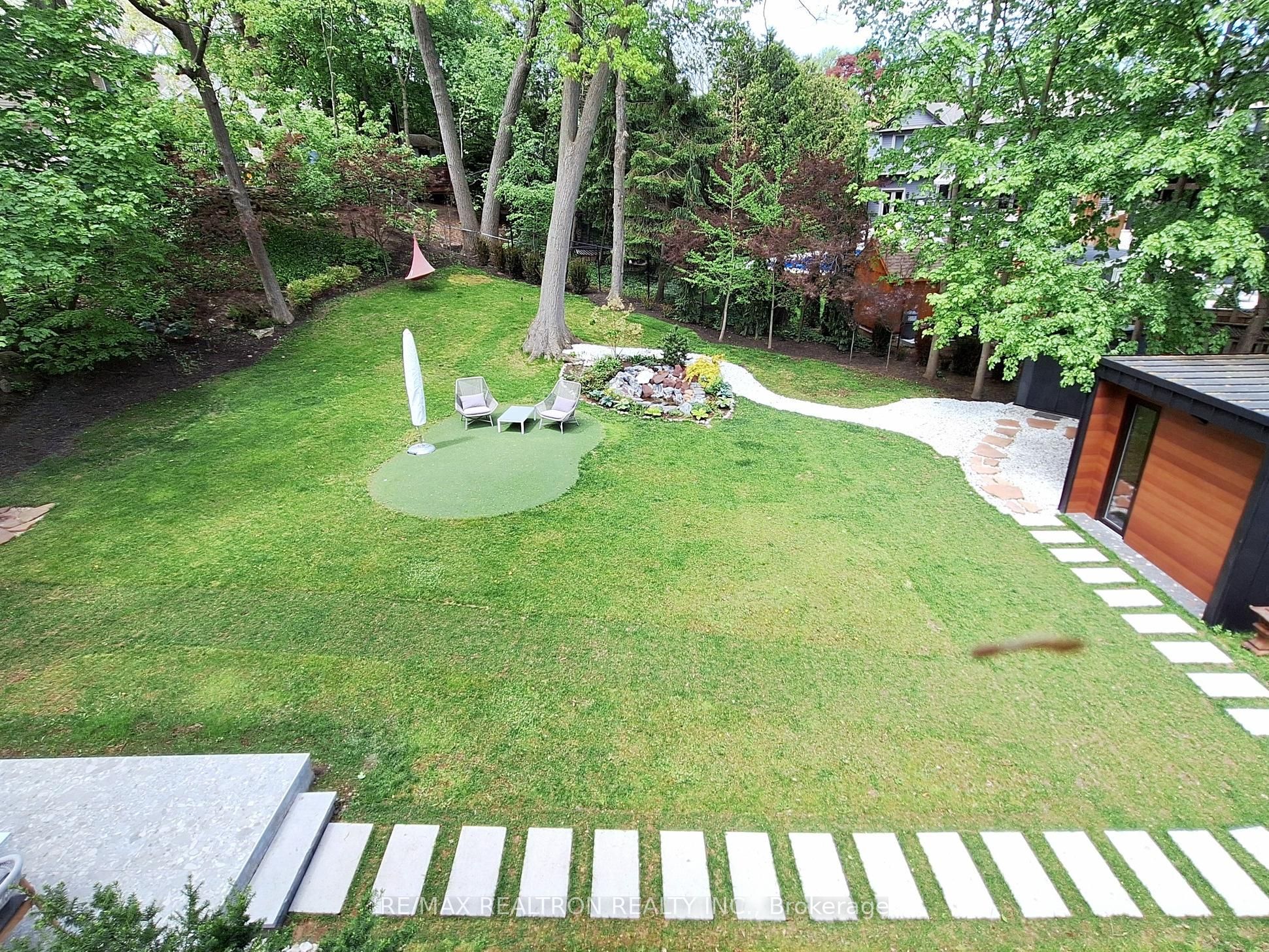 8 Breezewood Drive, Toronto, ON M8Y 2C1 photo 5