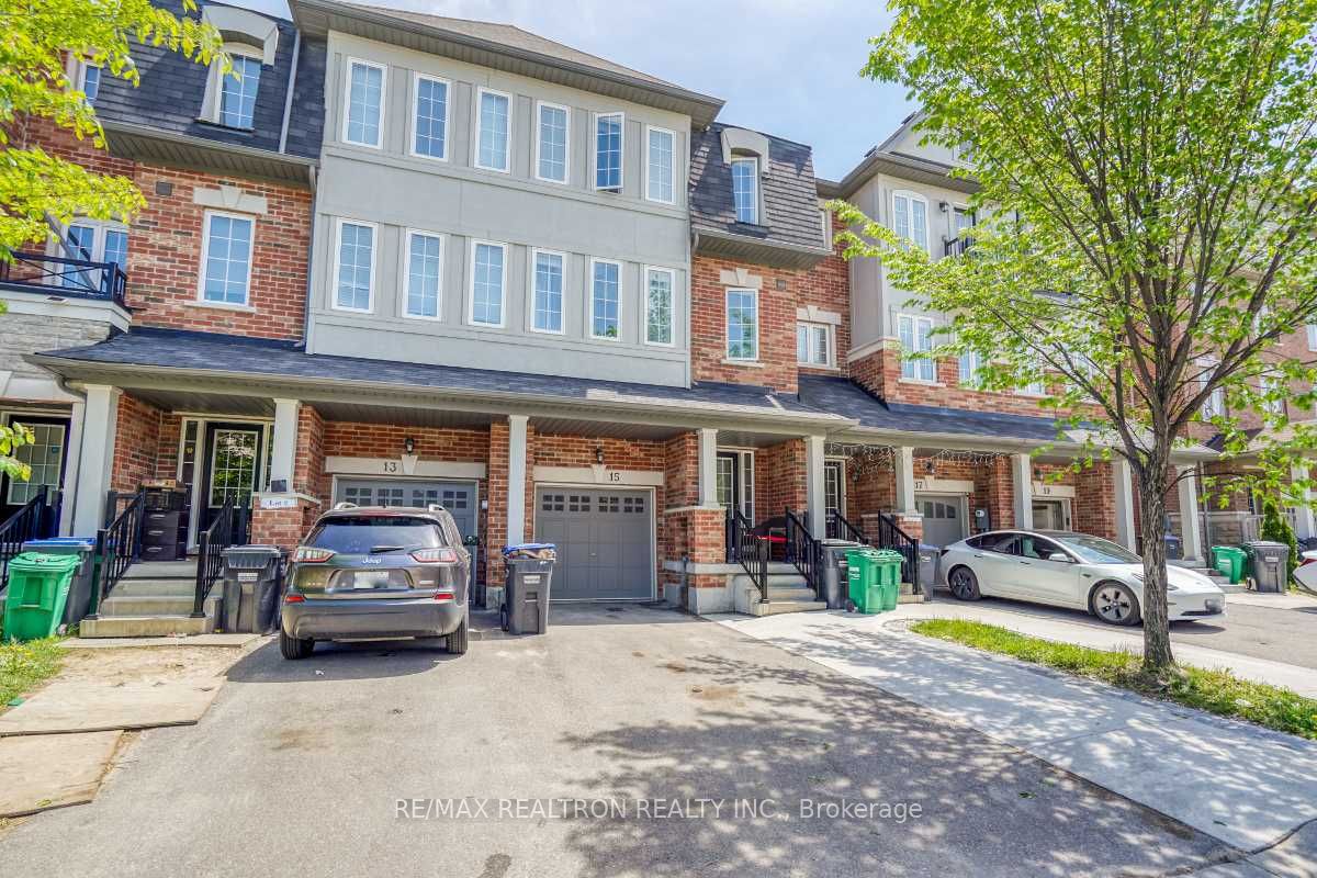 15 Sprucewood Road, Brampton, ON L6Z 0J3 photo 2