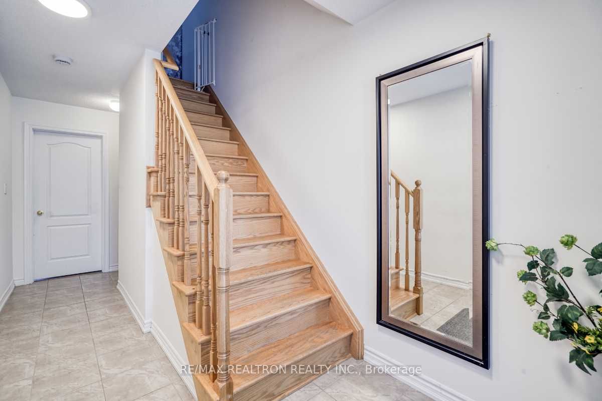 15 Sprucewood Road, Brampton, ON L6Z 0J3 photo 4